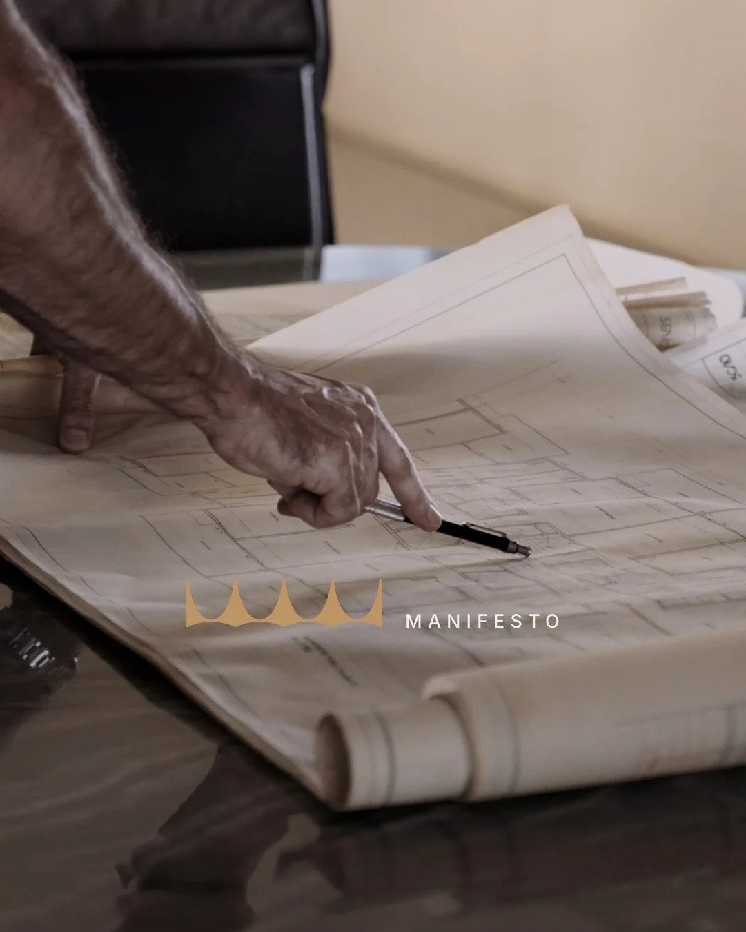 Bras&iacute;lia &eacute; nosso laborat&oacute;rio e nossa origem. Se no passado a monumentalidade inspirava, hoje buscamos aliar ousadia &agrave; efici&ecirc;ncia e versatilidade &agrave; diversidade. Seguimos desenhando a nova arquitetura da capital