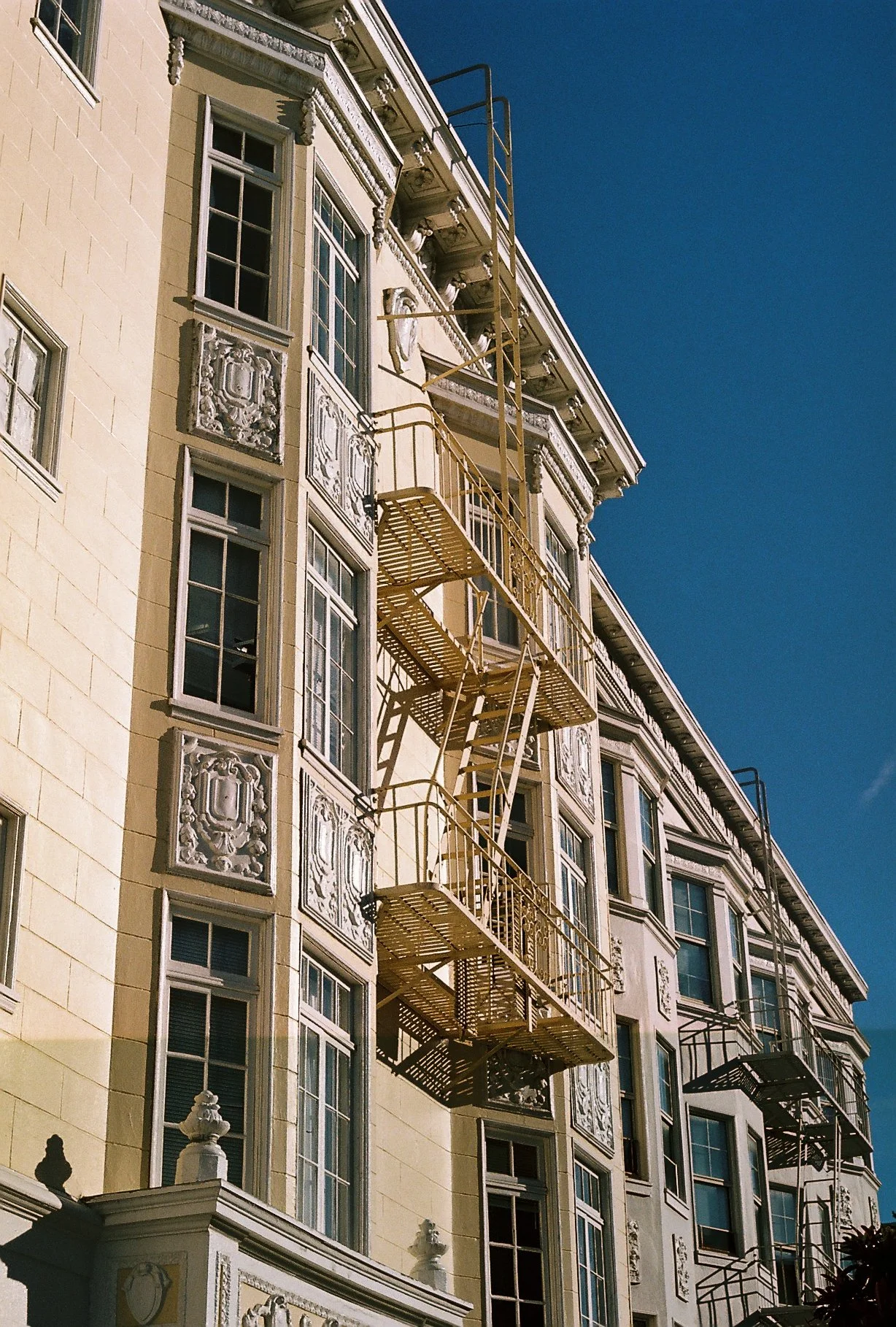 R1-07258-032A.JPG