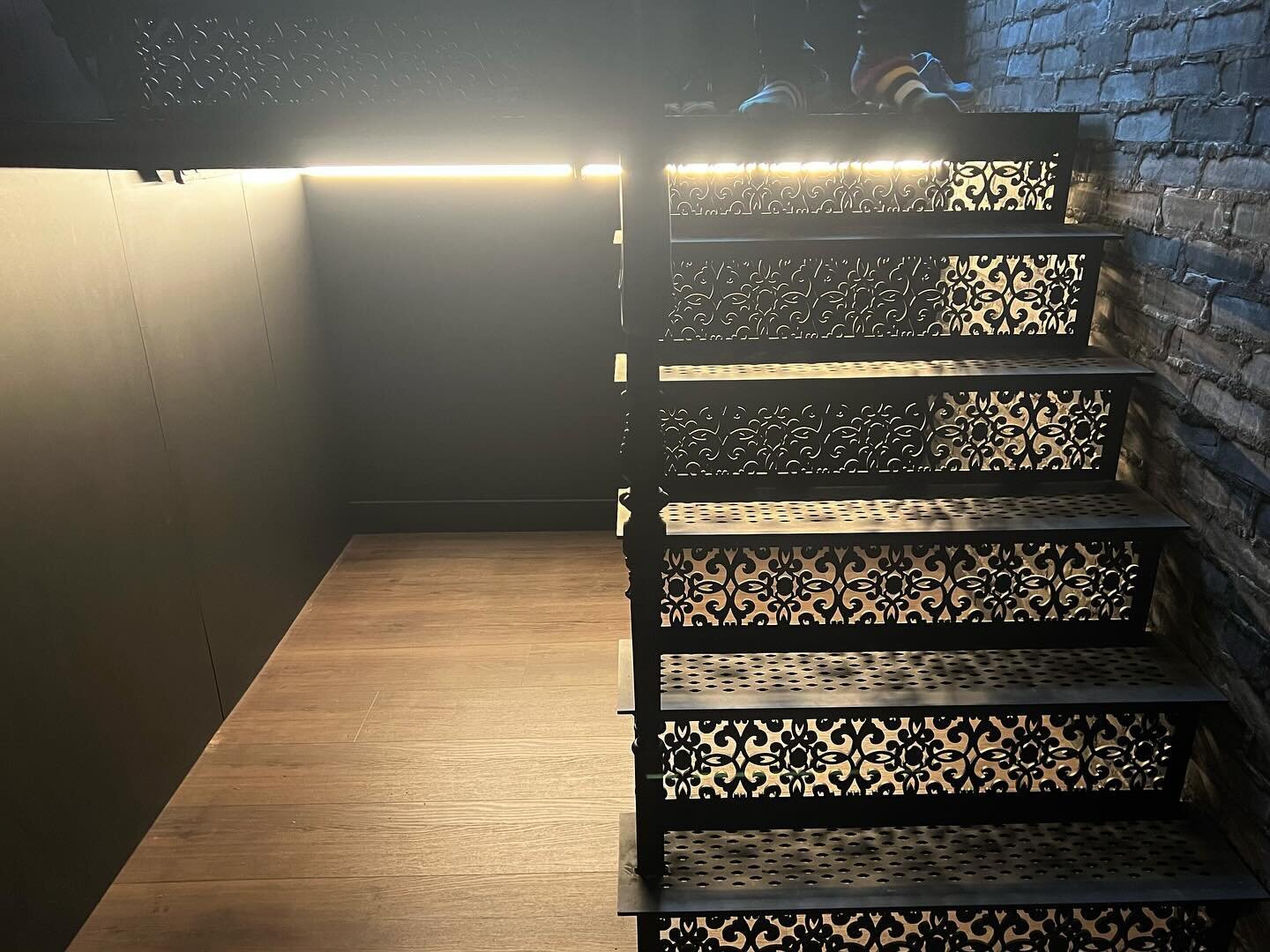 mood lighting under the stair landing &hellip;  #wroughtiron #stair #residential #architecture #lightingLED #interiors @jenniferkominekdesign @inlinefinebuild