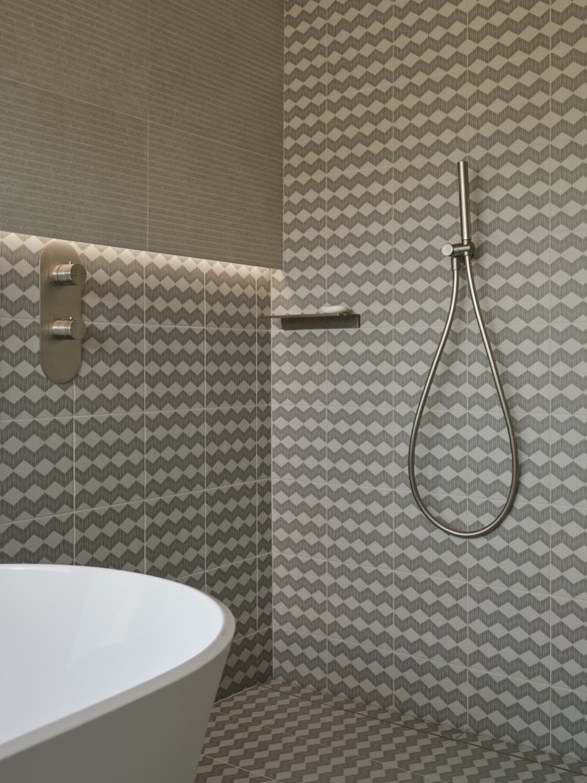 Railcar House - principal bathroom