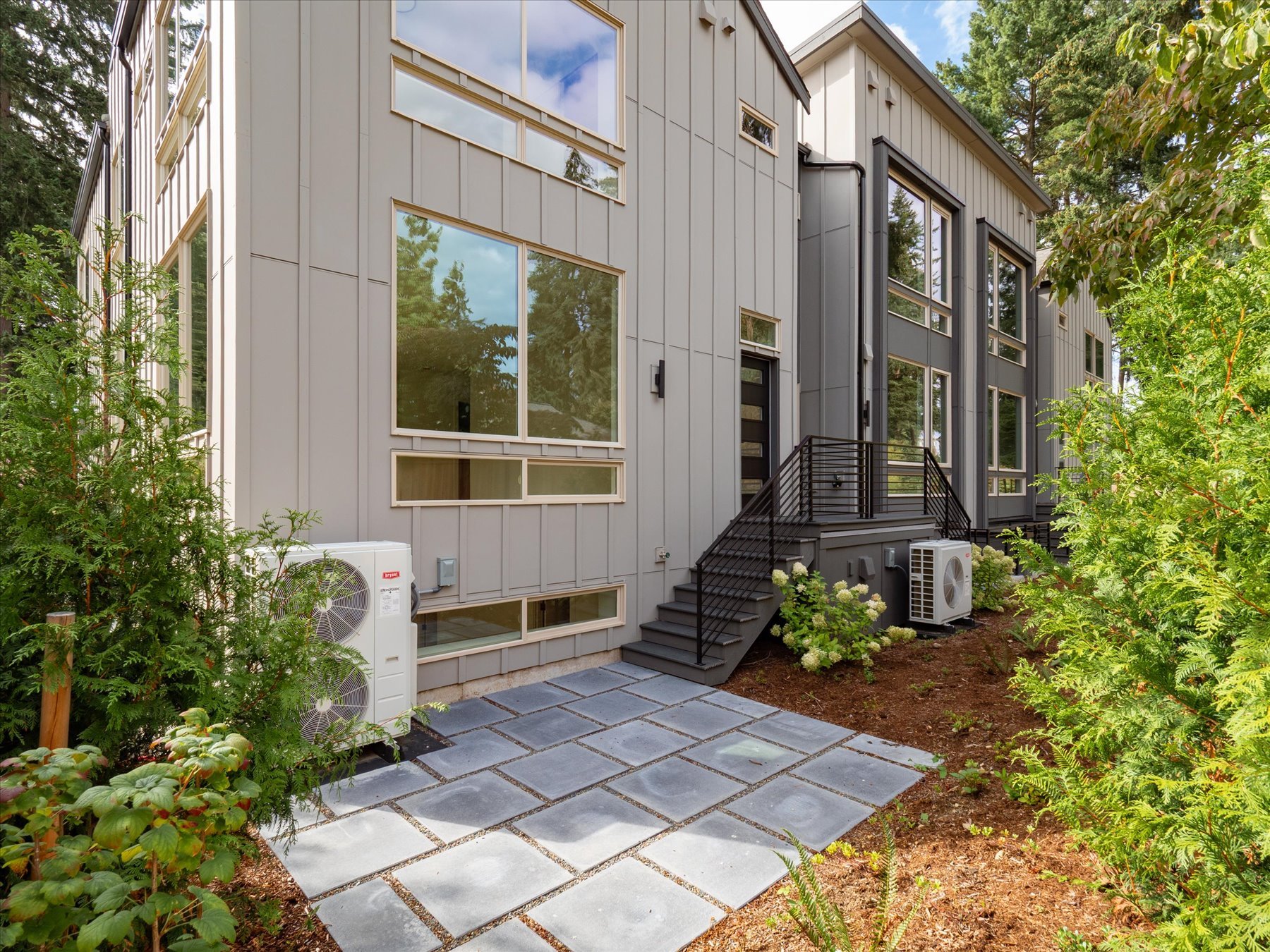 45-SunshineBrooke_Porchlight_Sunnyside30A-17.jpg