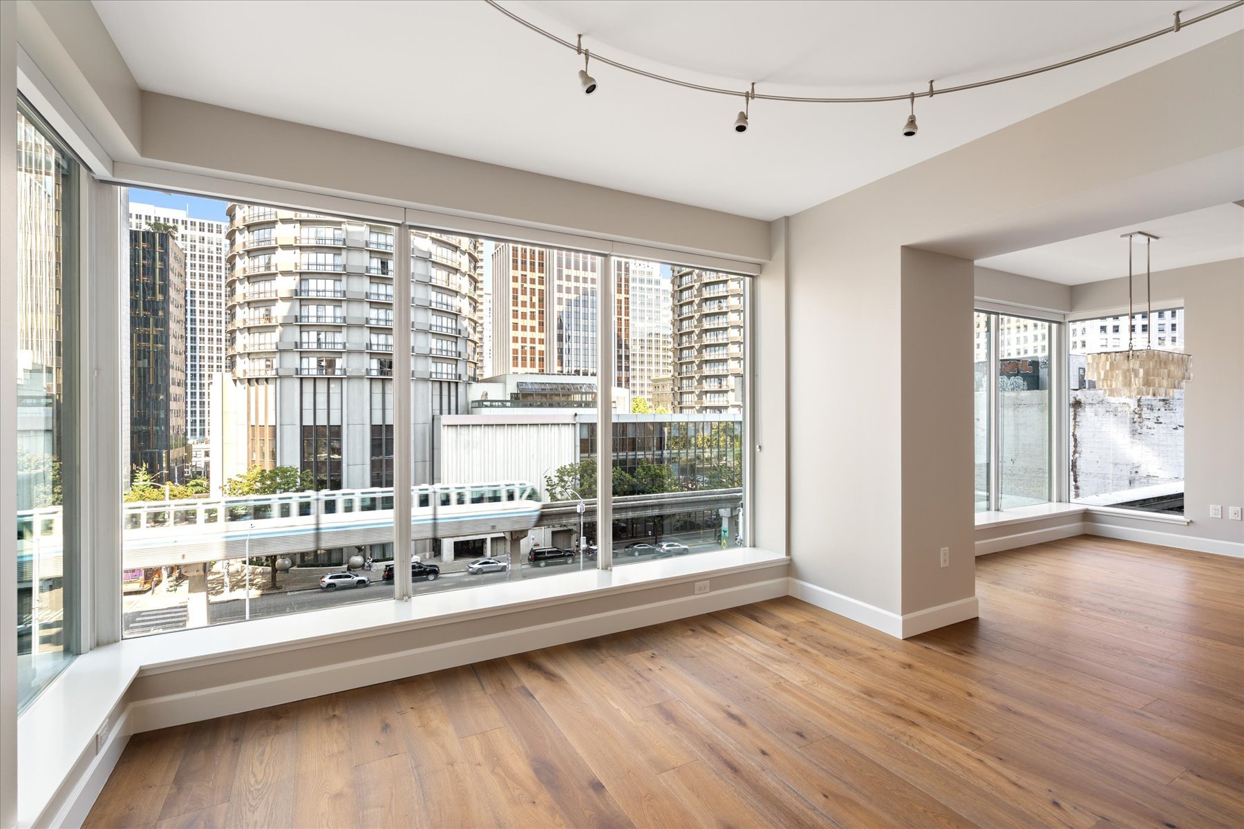 08-Toguchi_Porchlight_Escala311-9.jpg