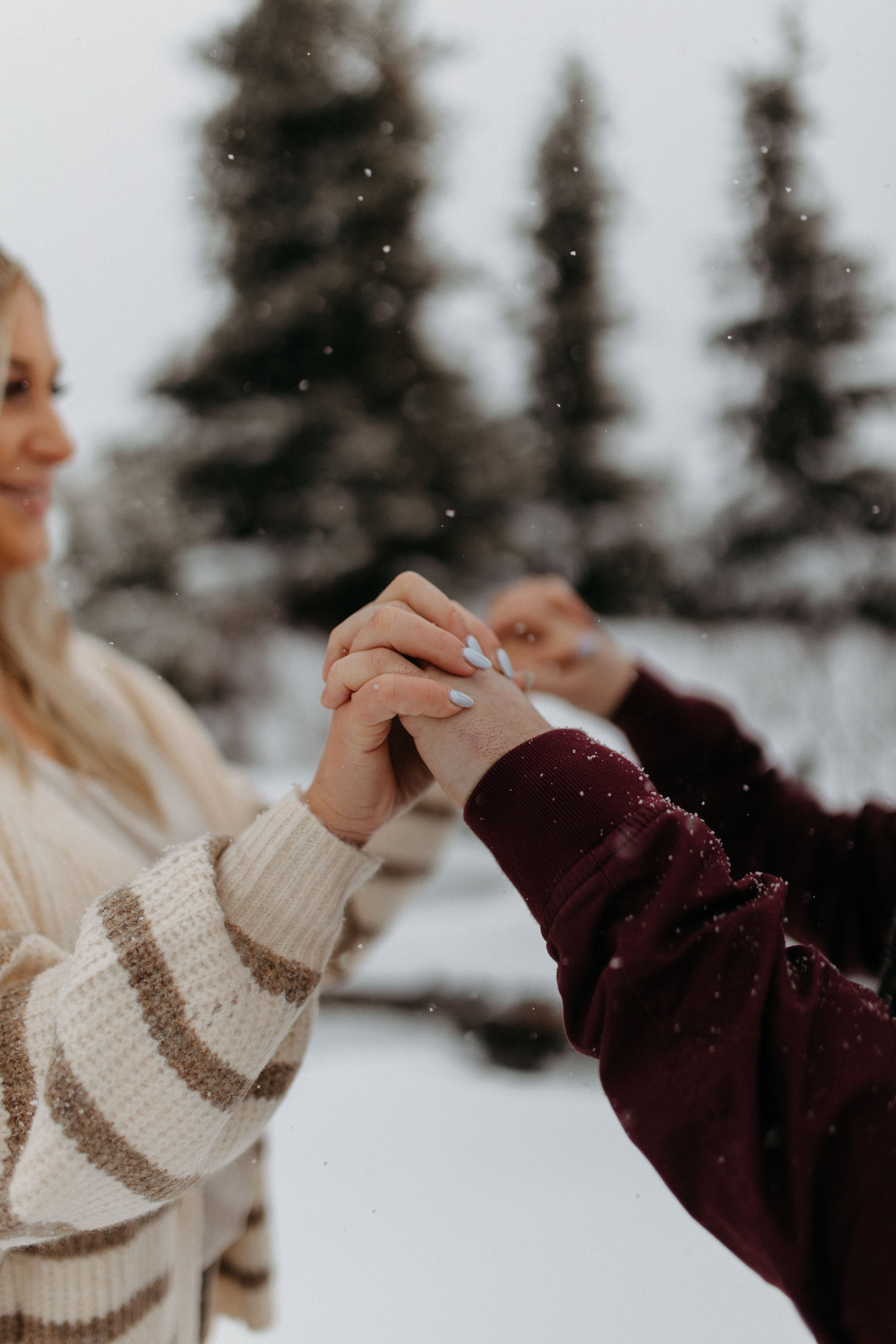 snowy anchorage alaska winter engagement session