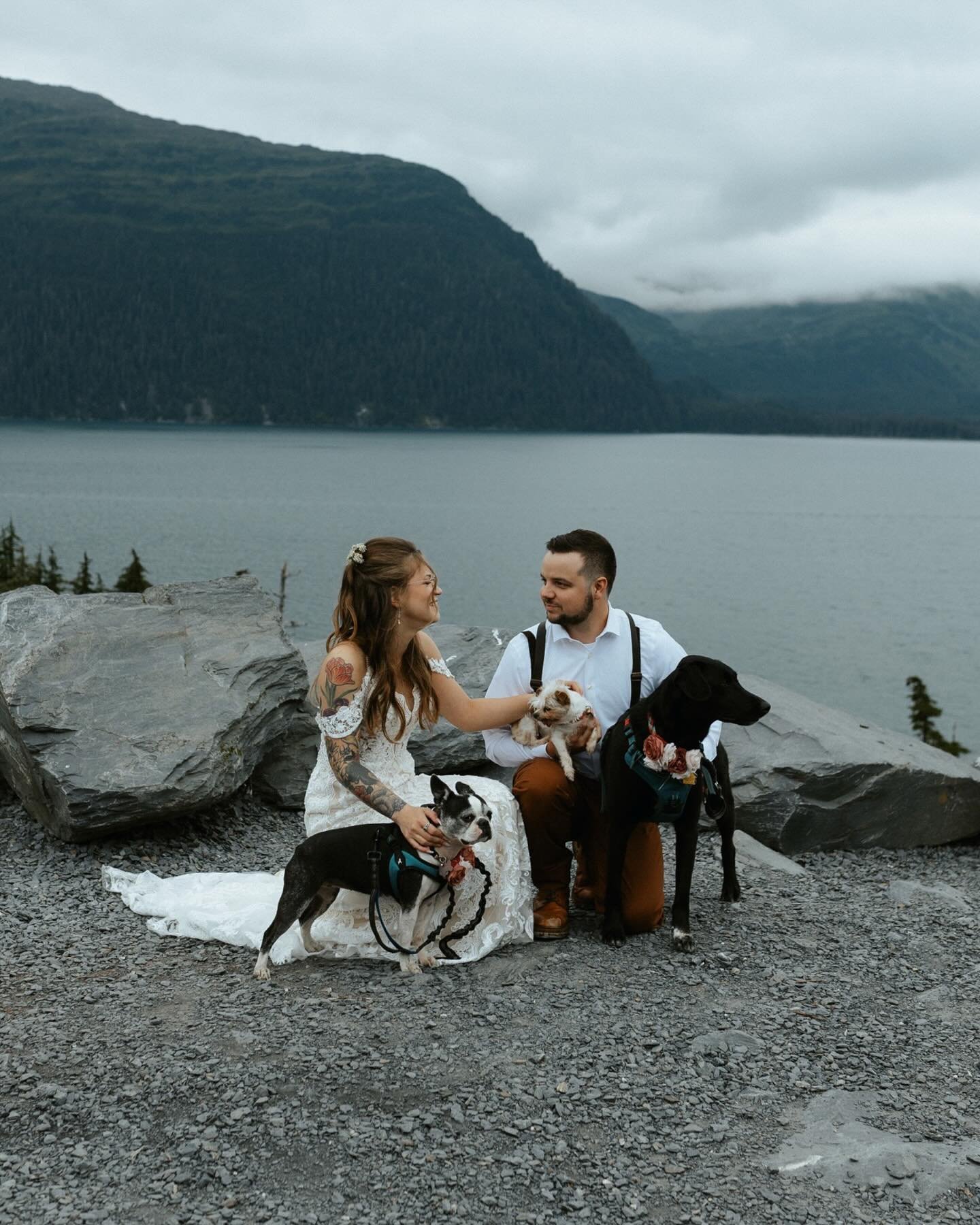 if you haven&rsquo;t planned a wedding before, figuring out the order of events and how long it will take for photographs can be overwhelming.

to give you an idea of what yours COULD look like - here a brief overview of how Connor and Alissa&rsquo;s