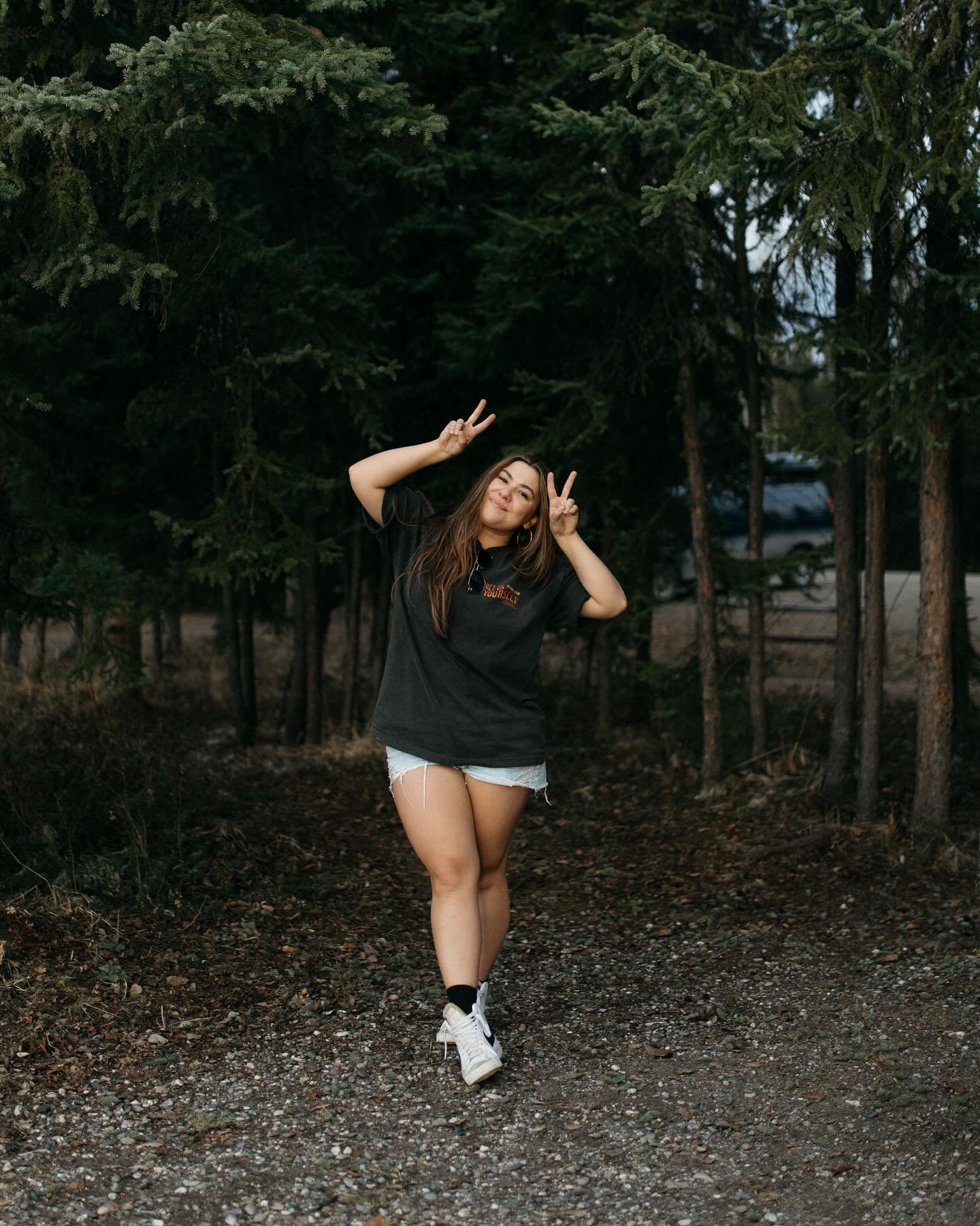 monday brain dump (vent sesh?), join me in the comments

I am so, so excited for summer. I am the happiest version of myself galavanting around in the woods.

caring about what other people think is SO exhausting and my goal for this year is to care 