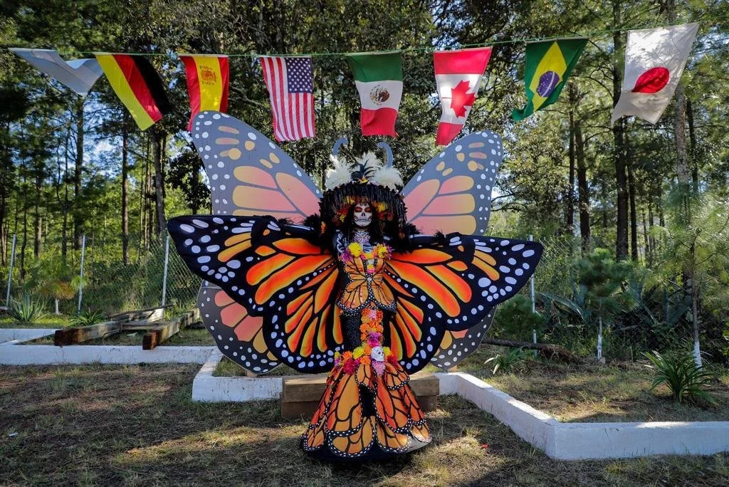 Here Come the Monarch Butterflies: A Celebration of the Día de los Muertos