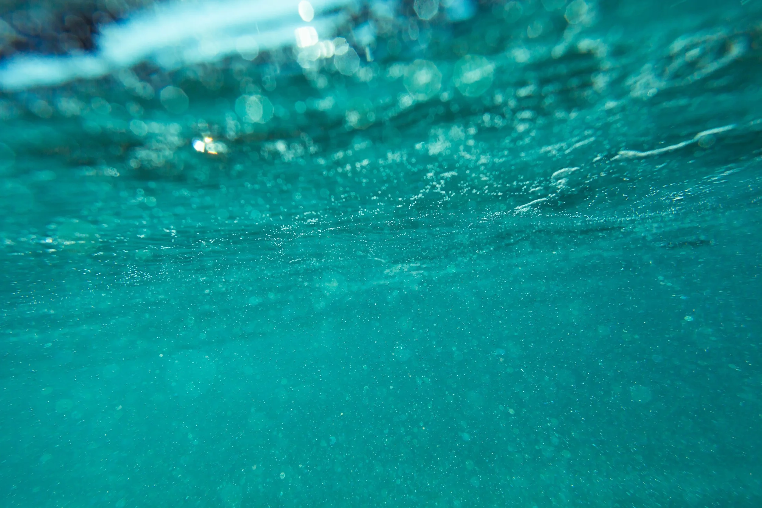 resize abstract-underwater-background-with-bokeh-2021-08-31-14-30-13-utc.jpg