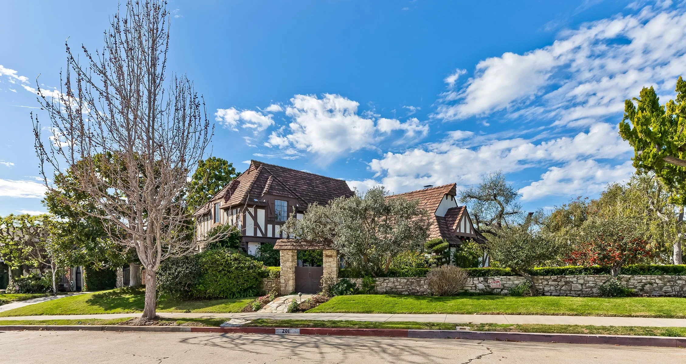 201 Tavistock Ave - Westwood