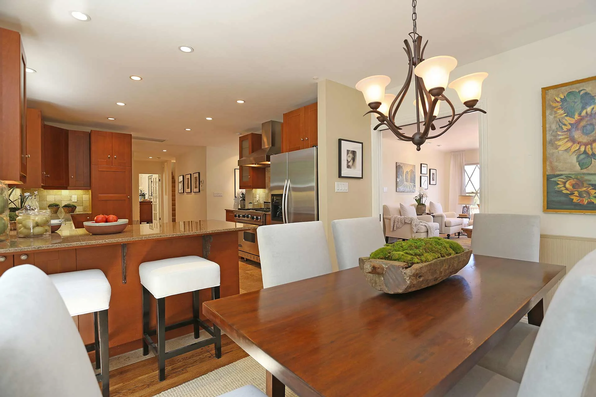 Leah-Lail_Los-Angeles_Real-Estate_properties_for-sale_real-estate-agent_sunshine-terrace_5.jpg
