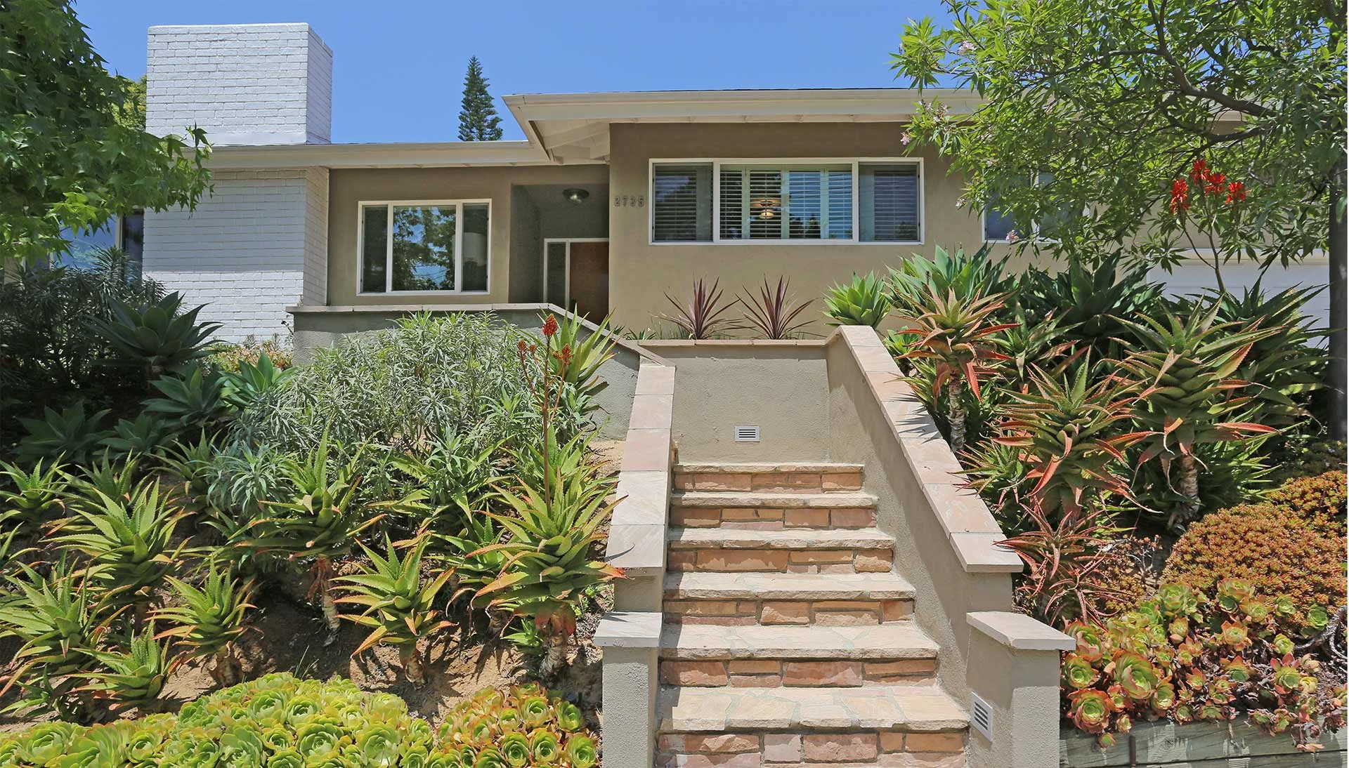 Leah-Lail_Los-Angeles_Real-Estate_properties_for-sale_real-estate-agent_laurel-pass_4.jpg