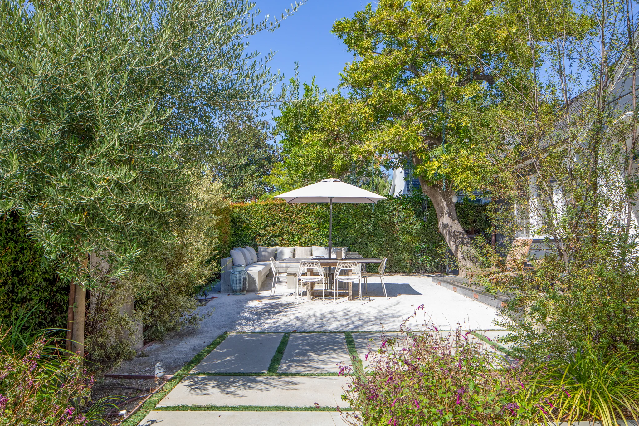 230 Ridgewood_004.jpg