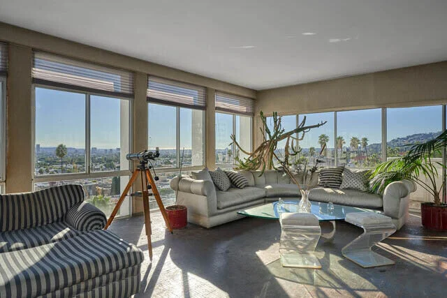 7135 Hollywood Blvd #901