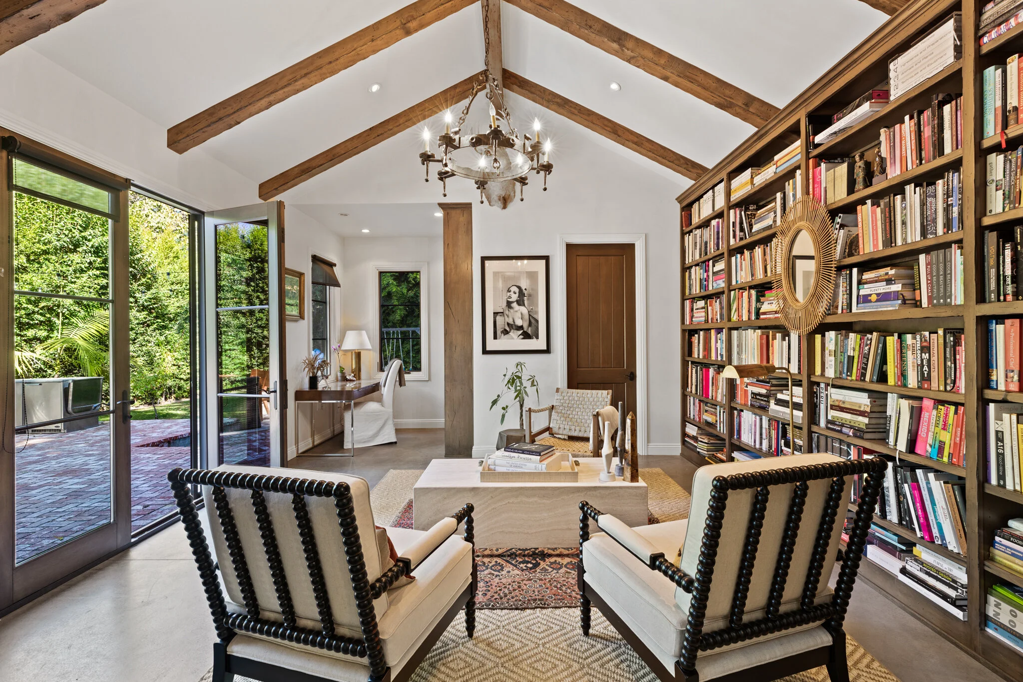 15213 Greenleaf Street Sherman Oaks — Leah Lail Luxury Real Estate