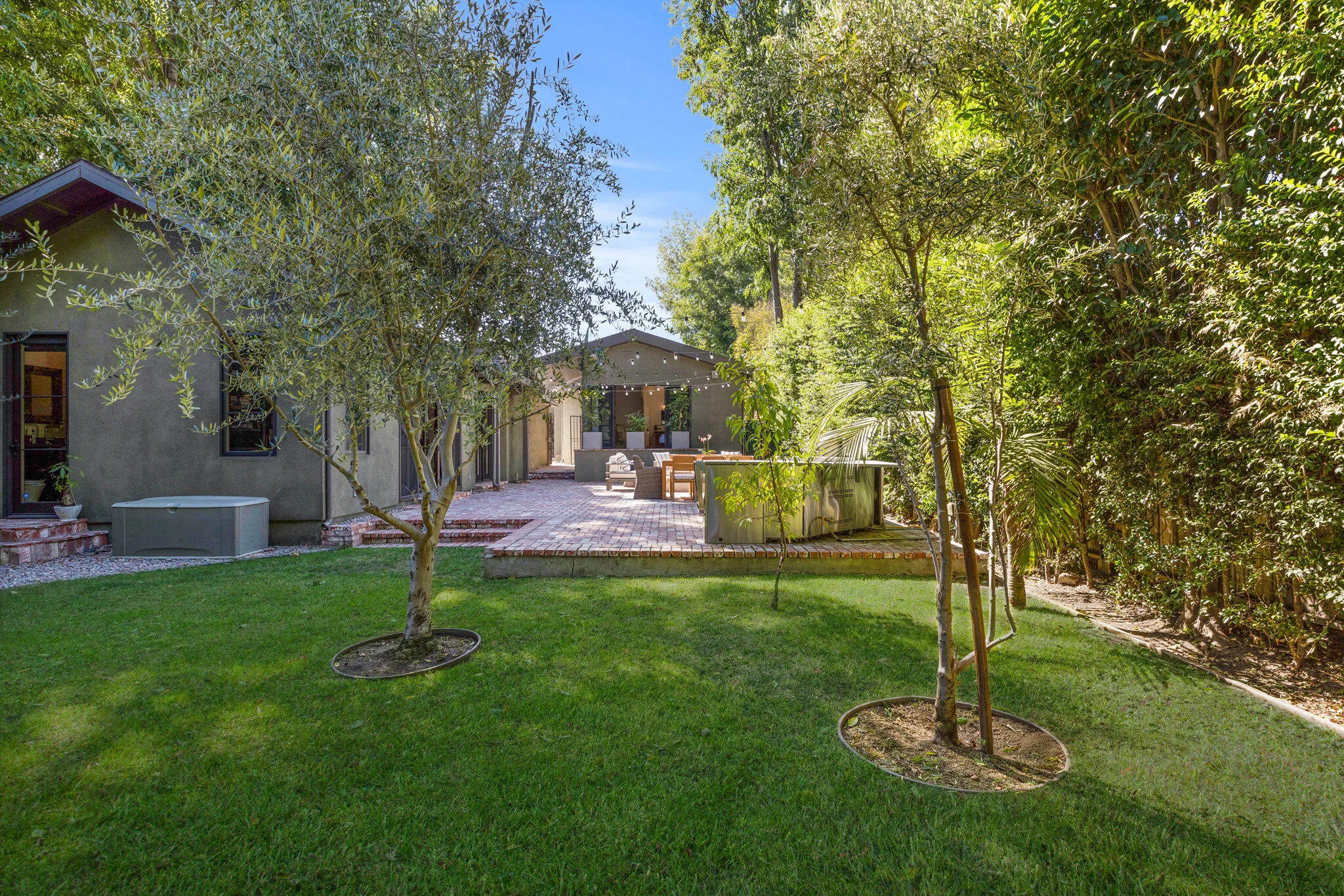15213 Greenleaf Street Sherman Oaks — Leah Lail Luxury Real Estate