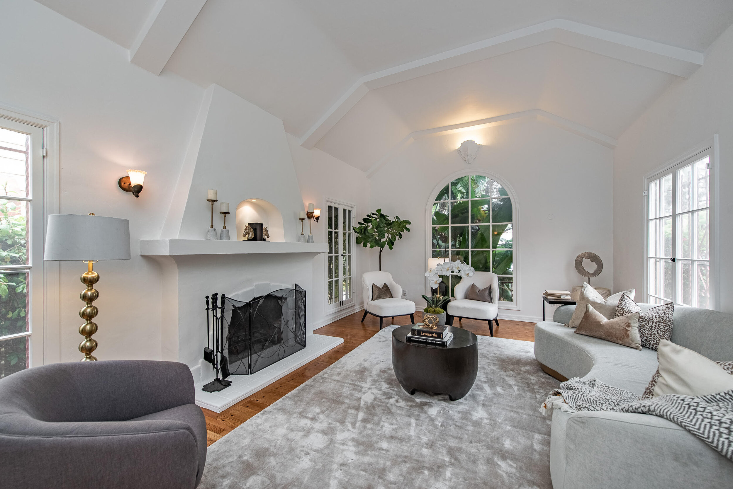 1911 Camden Ave - Westwood