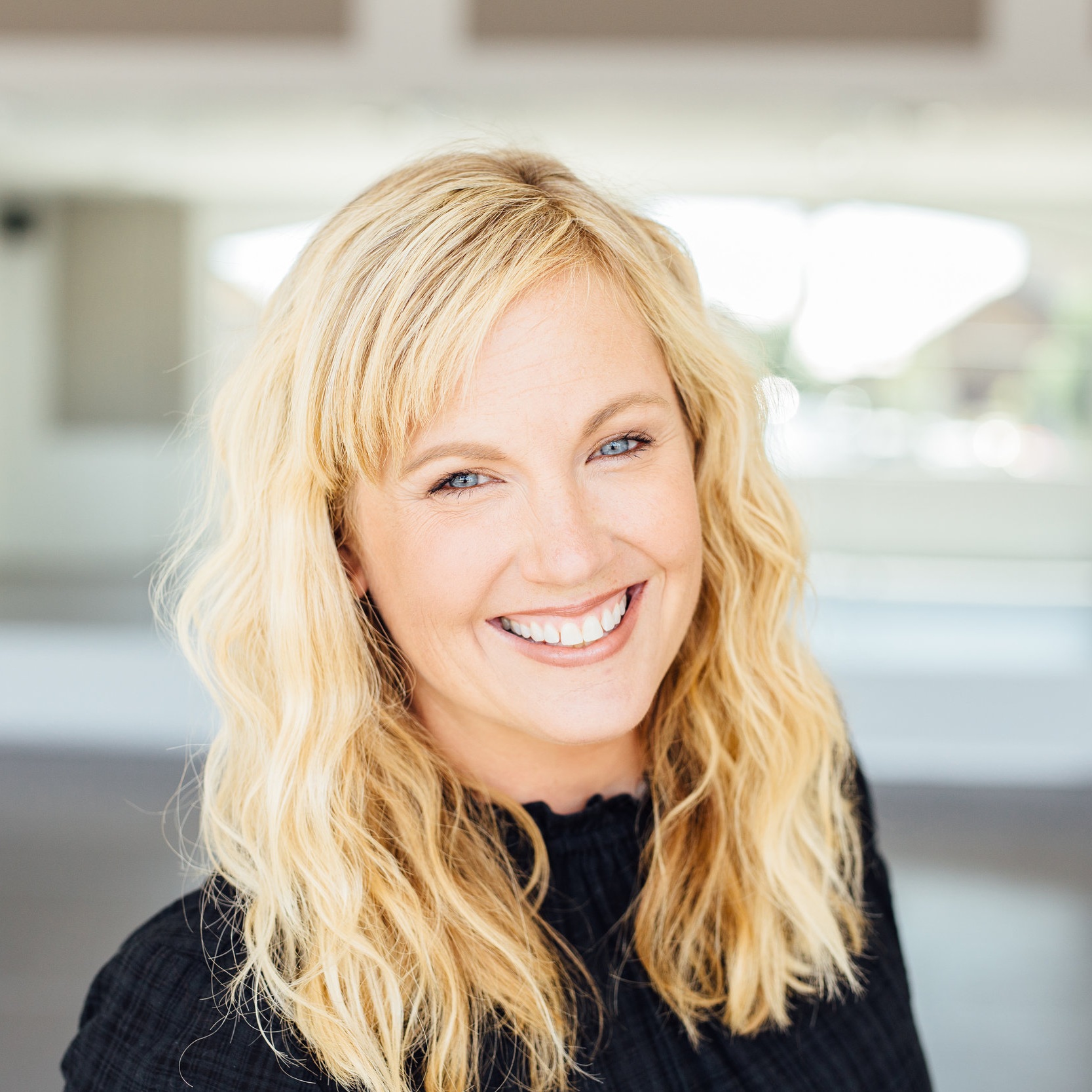 Lori+Higbee+Headshot.jpg