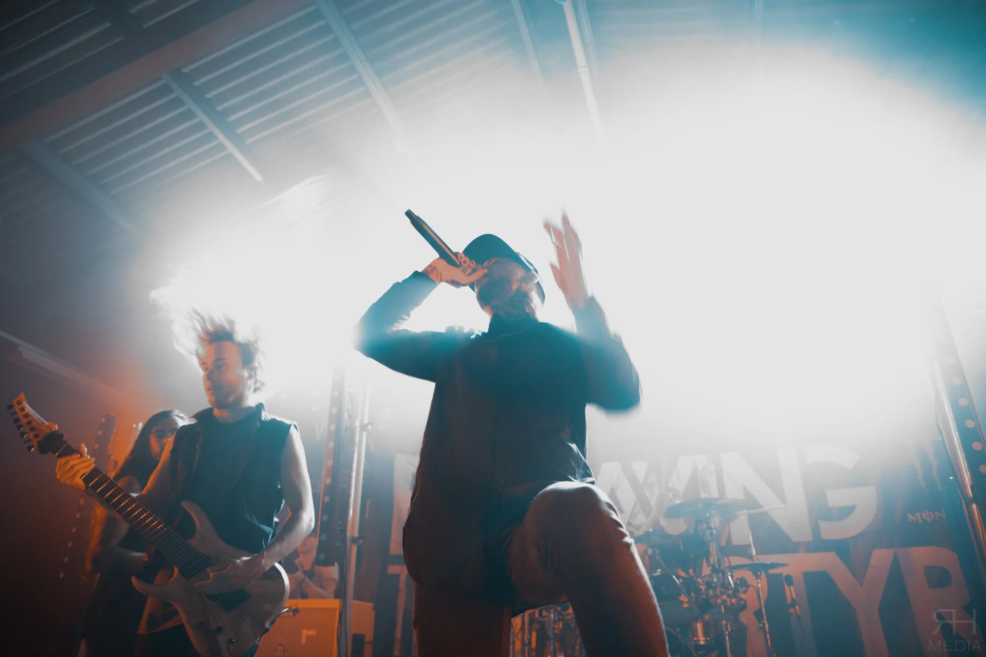 27BetrayingTheMartyrs_5.jpg