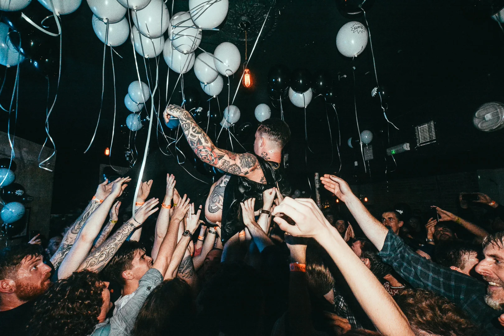 Slaves - The Old Blue Last - 17-08-18-15.jpg