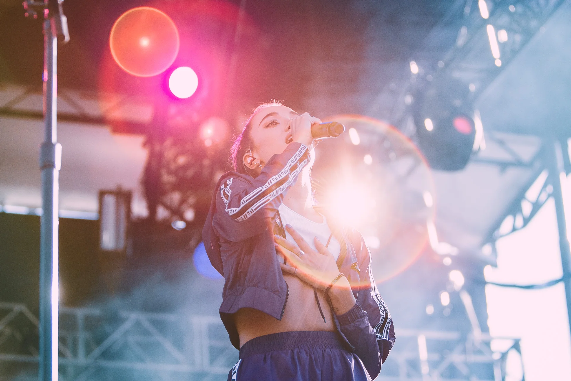 OliviaOBrien-SeattleCentre-02-09-2018-Bumbershoot-03.jpg