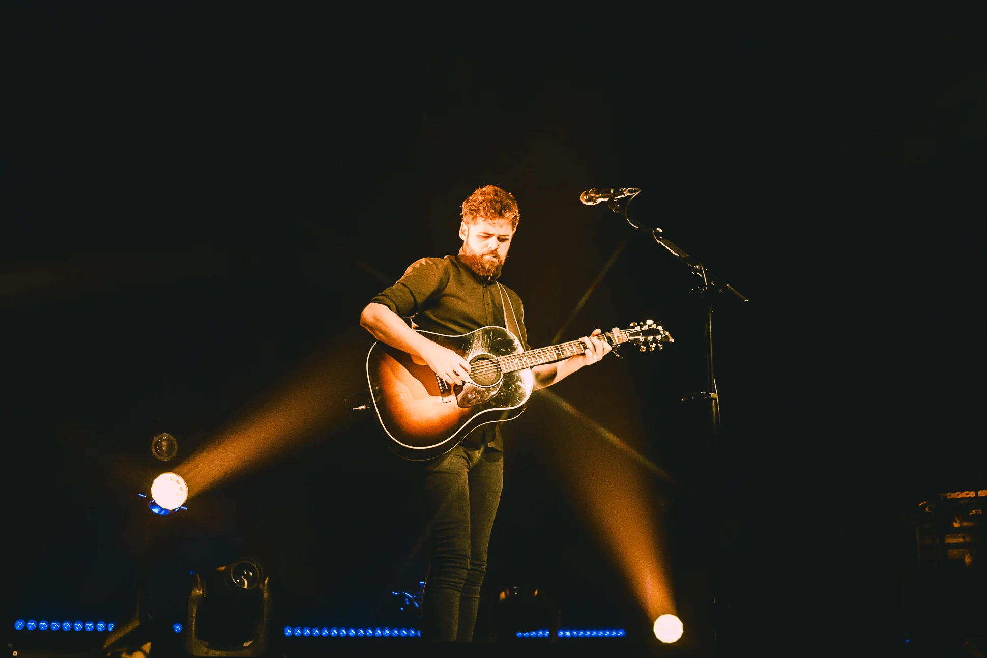 Passenger-VogueTheatre-30-10-2018-Vancouver-04.jpg