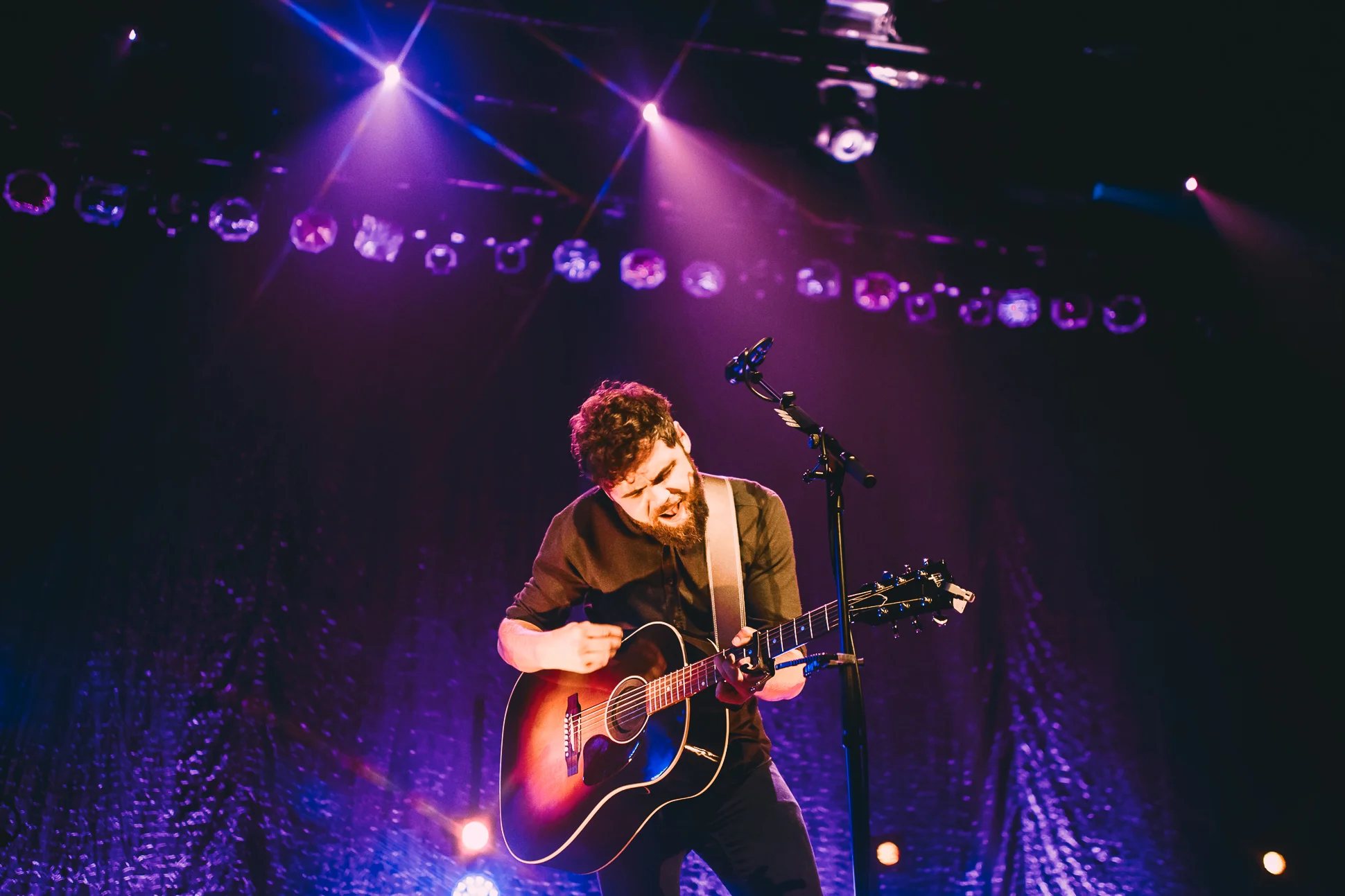 Passenger-VogueTheatre-30-10-2018-Vancouver-09.jpg