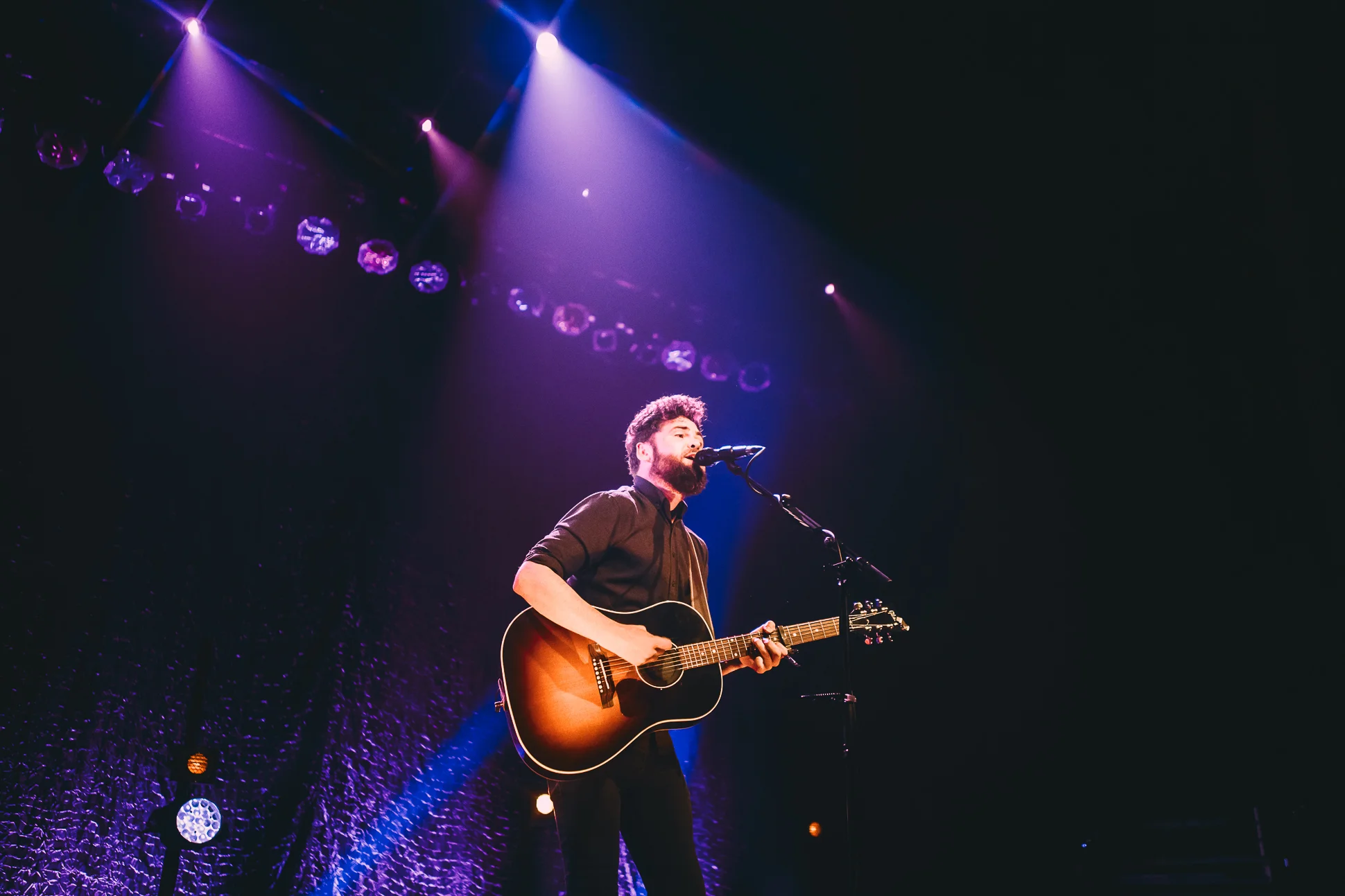 Passenger-VogueTheatre-30-10-2018-Vancouver-11.jpg