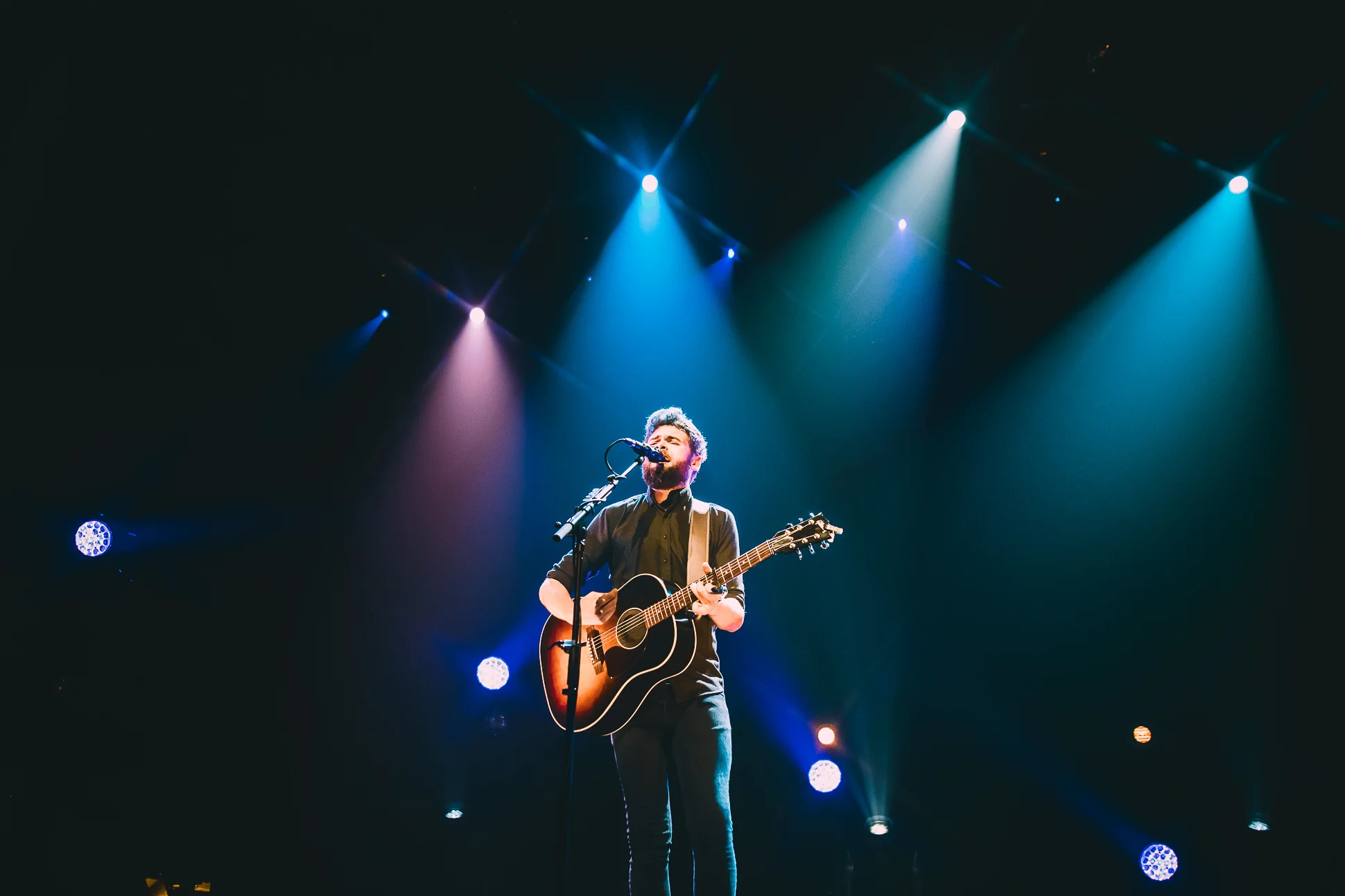 Passenger-VogueTheatre-30-10-2018-Vancouver-16.jpg