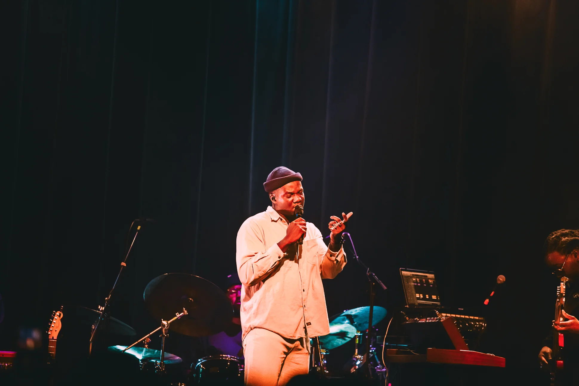 JacobBanks-VENUE-19-01-2019-Vancouver-17.jpg