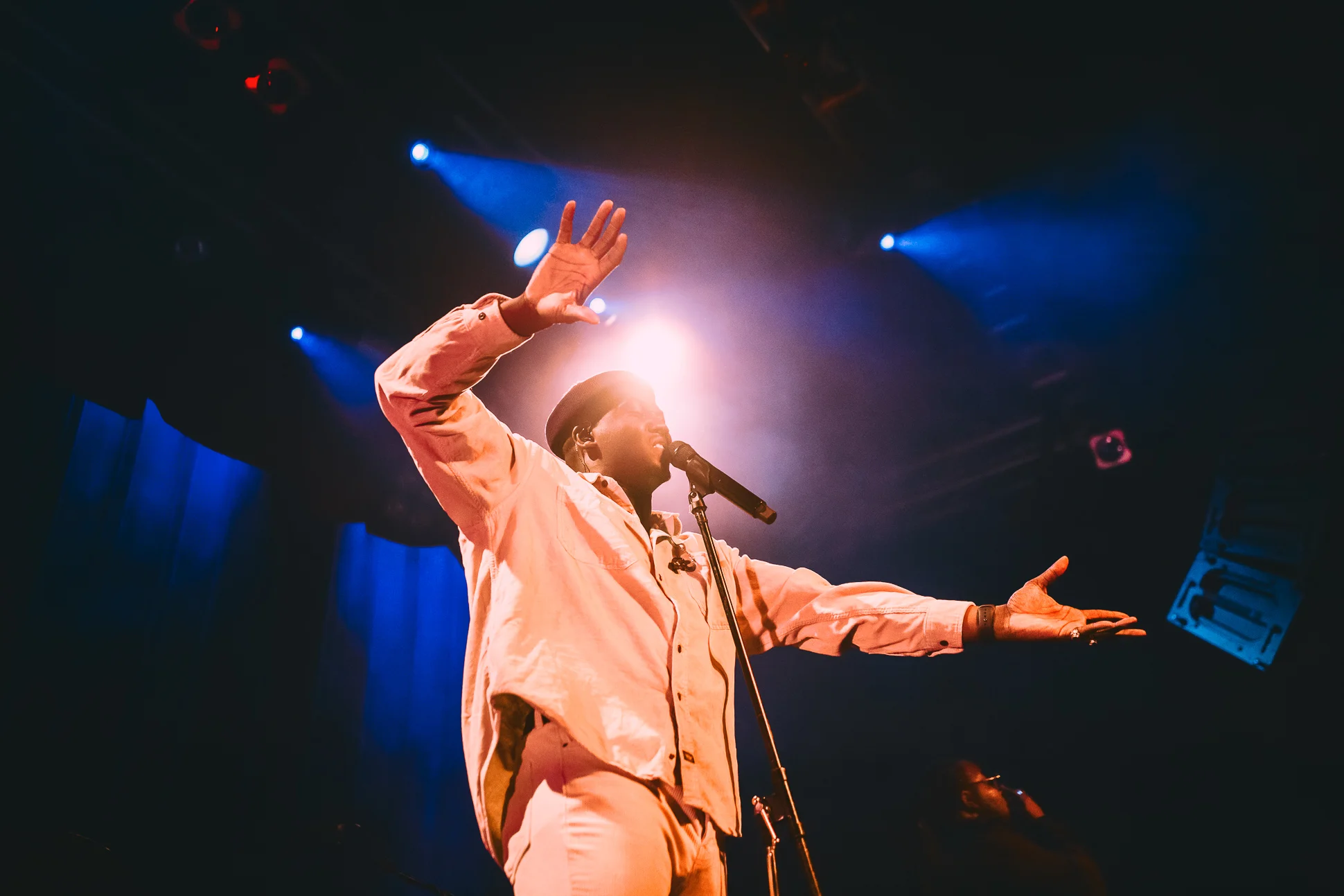 JacobBanks-VENUE-19-01-2019-Vancouver-09.jpg