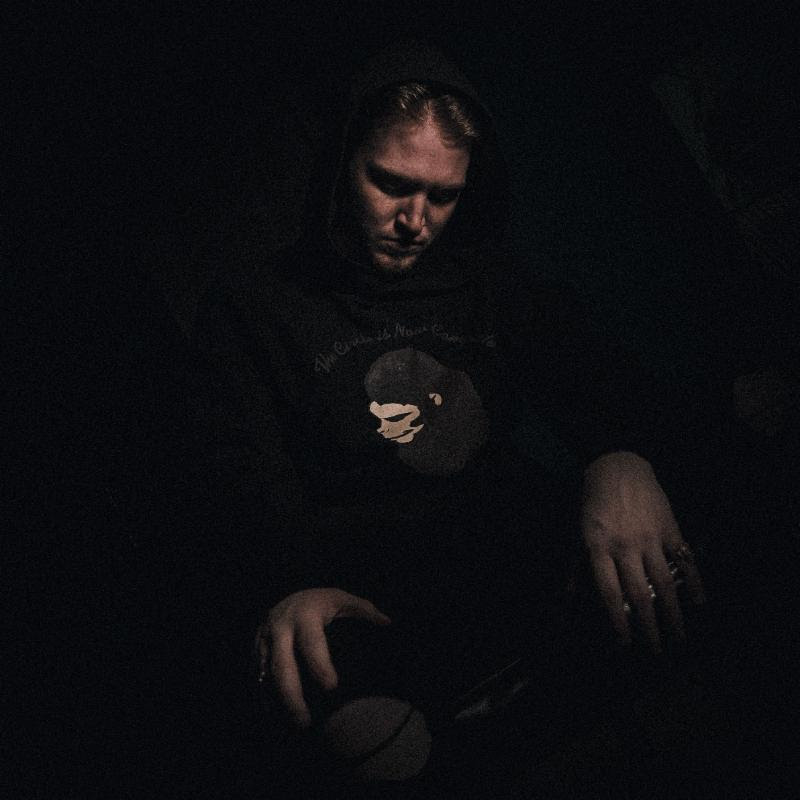 Zero - 'Leave The Light On' 