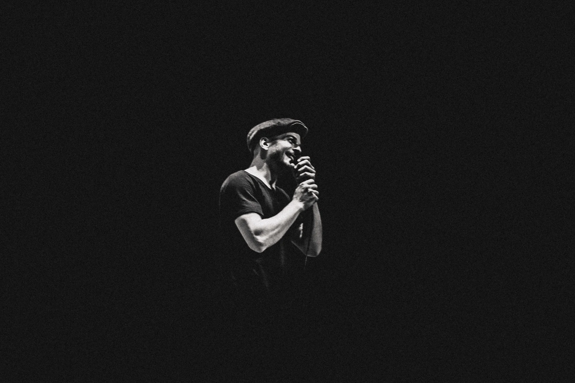 NilsFrahm-Orpheum-VancouverMarch11-5.jpg
