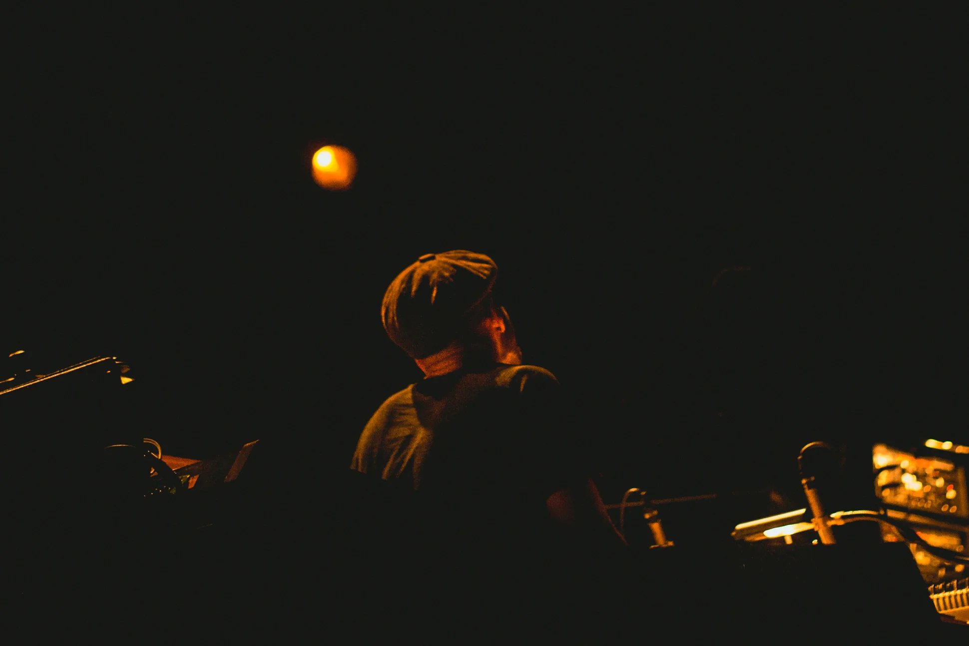 NilsFrahm-Orpheum-VancouverMarch11-6.jpg