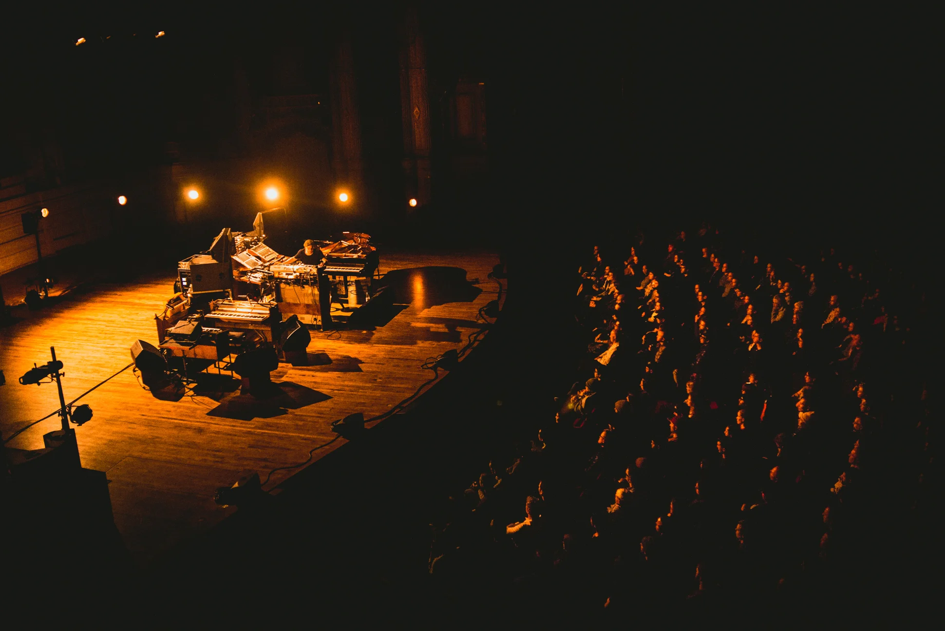 NilsFrahm-Orpheum-VancouverMarch11-7.jpg