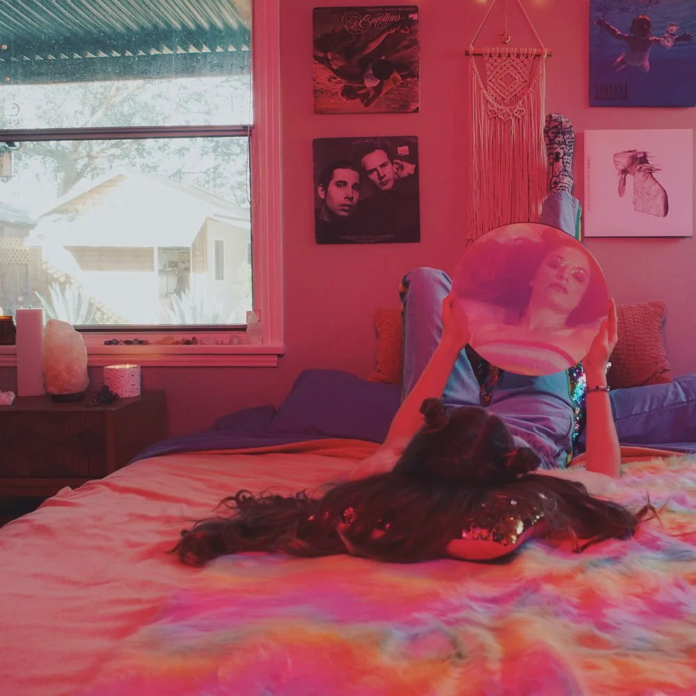 Molly Moore - 'Vibes' feat Keenan