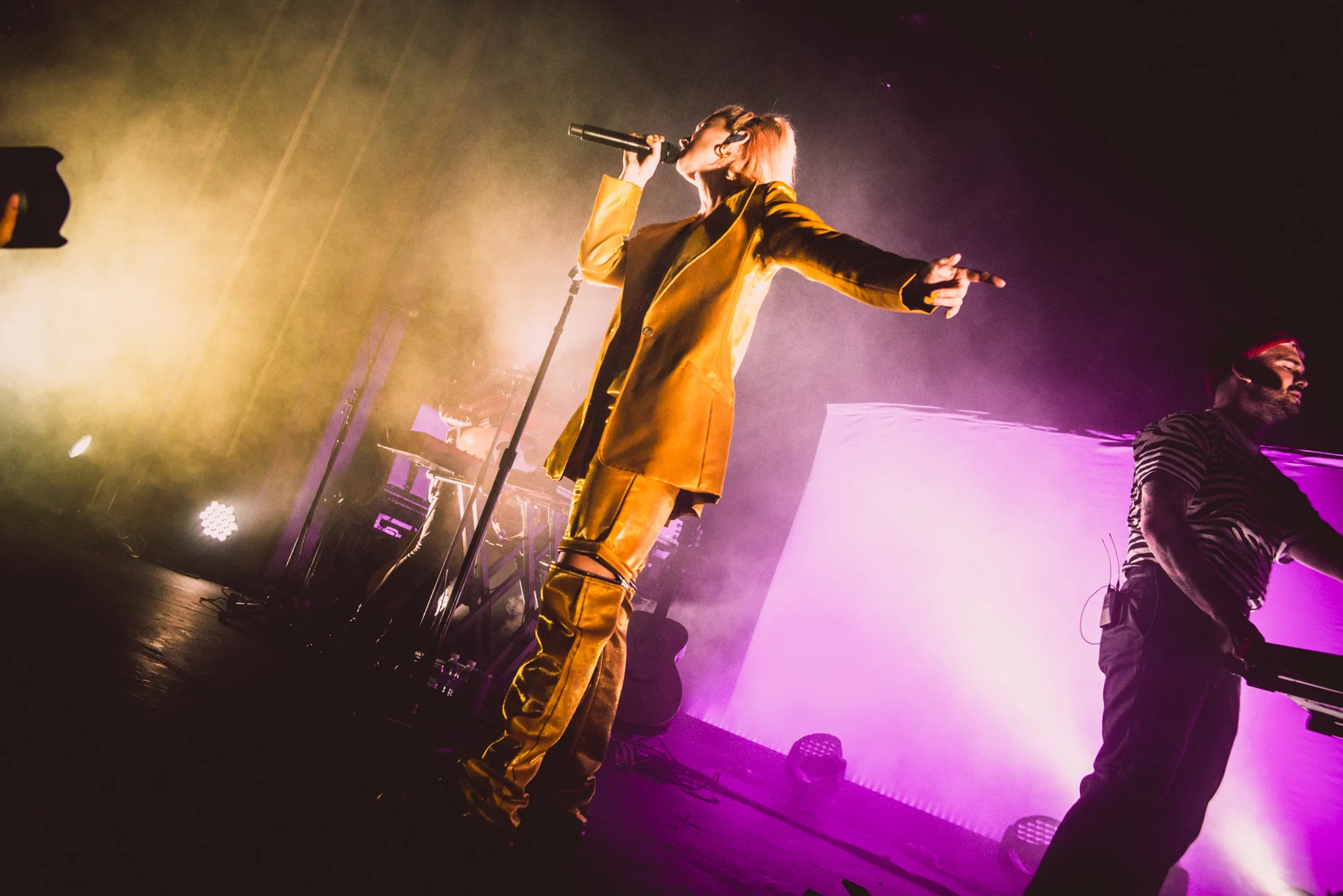 Broods-Vogue-04-02-19-Vancouver_ALICE HADDEN-03.jpg