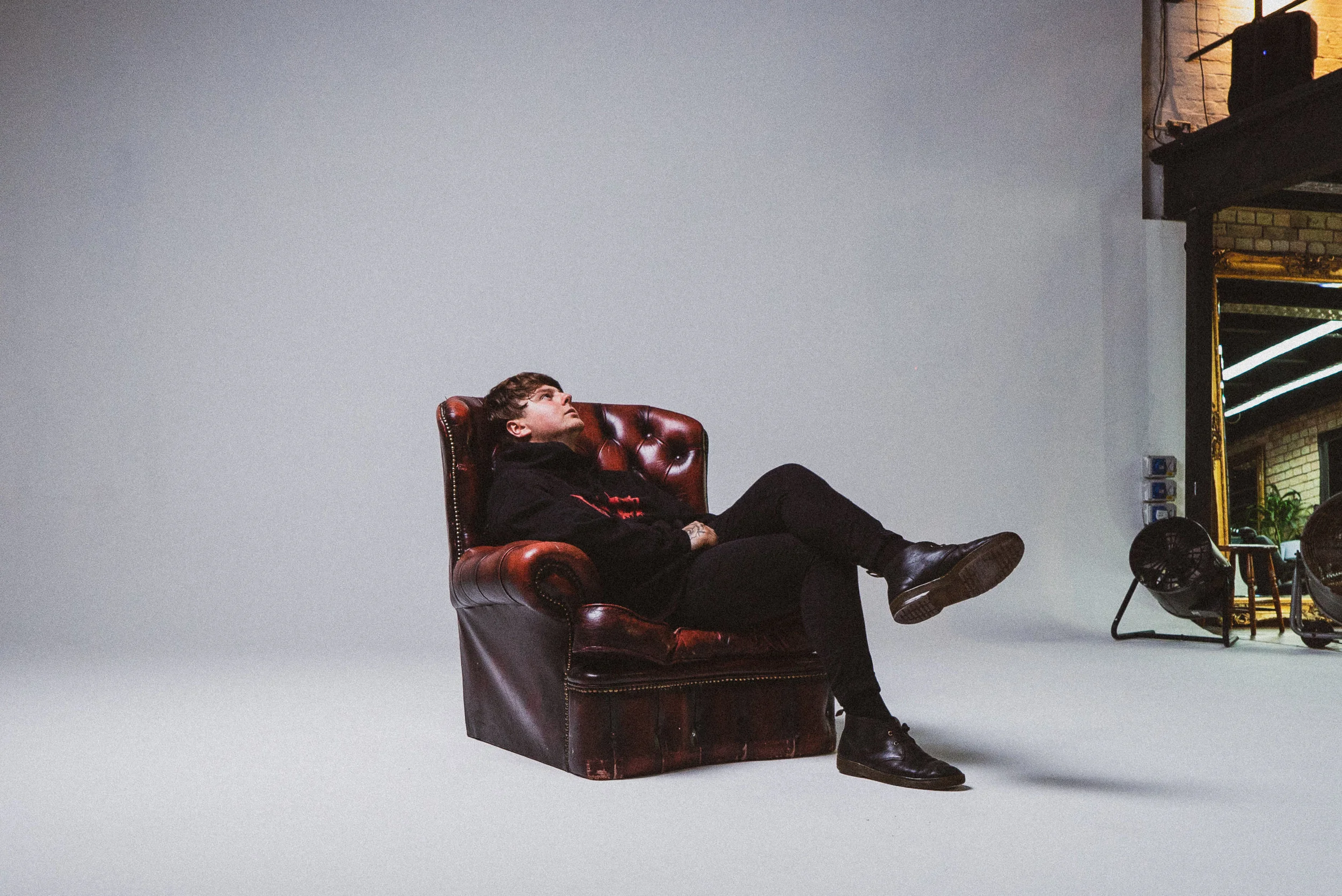 Artist Of The Week #0094 - Aaron Smith