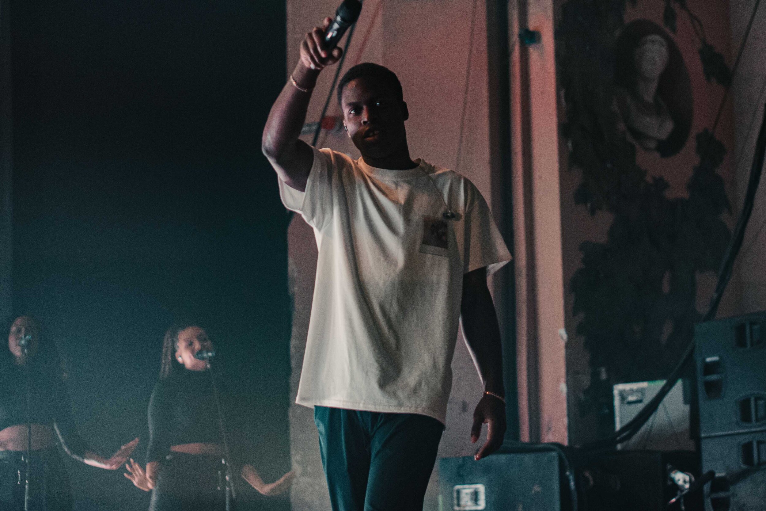 Daniel_Caesar_3398.jpg