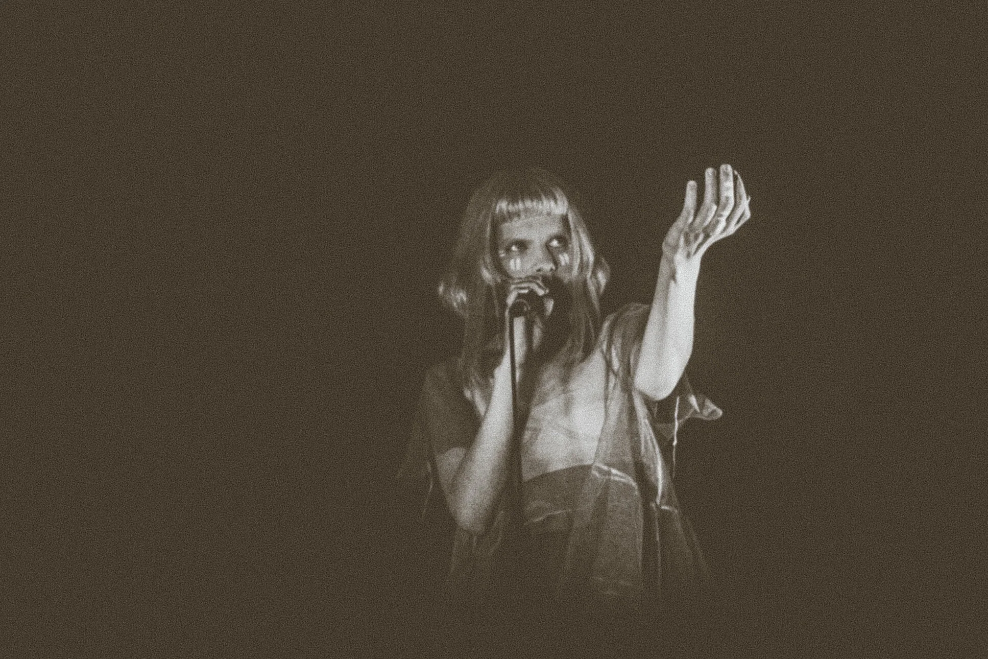 Aurora - Roundhouse - London 11.11.2019-44.jpg