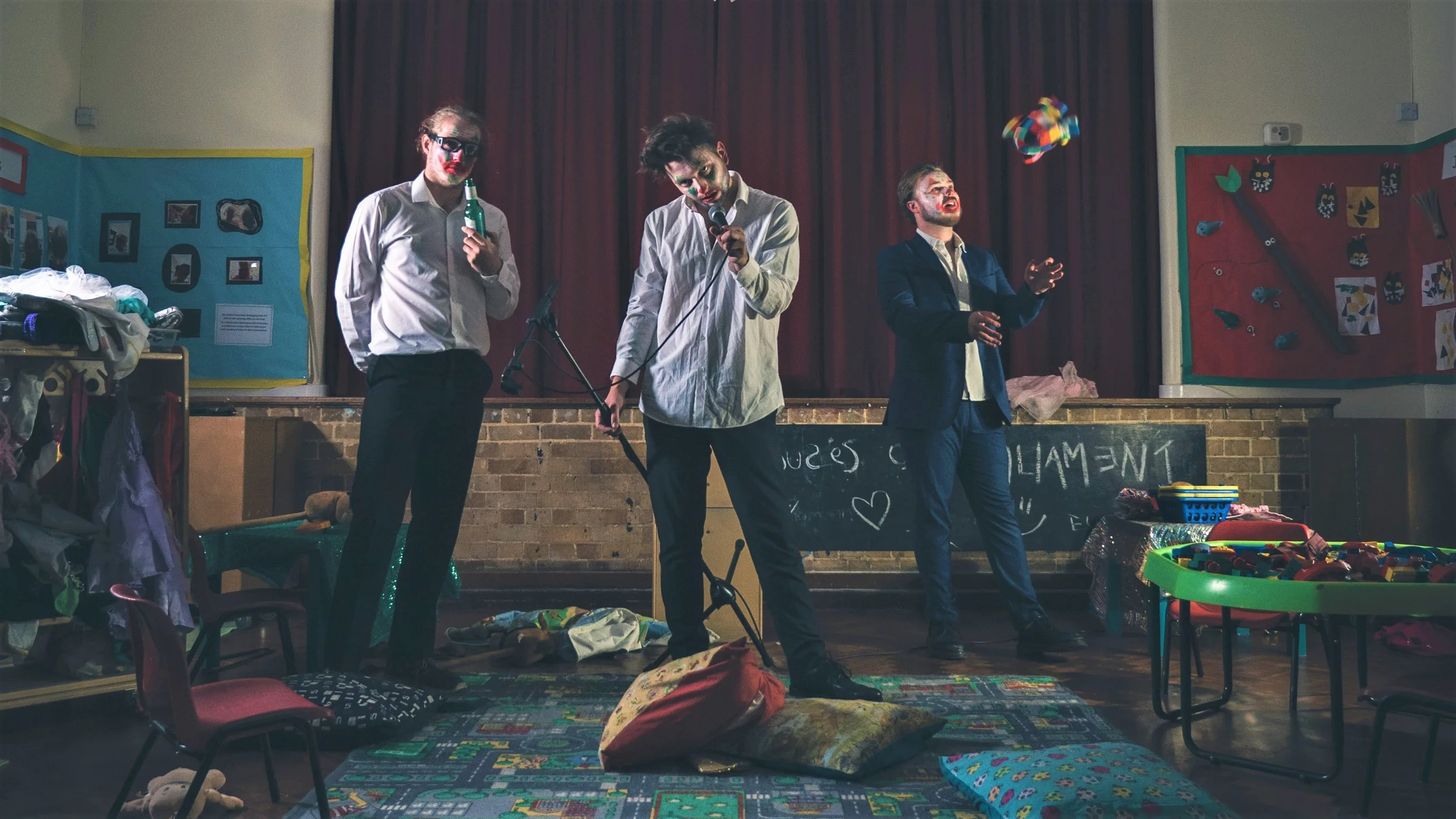 Video Premiere: Glass Peaks - 'Architect' 