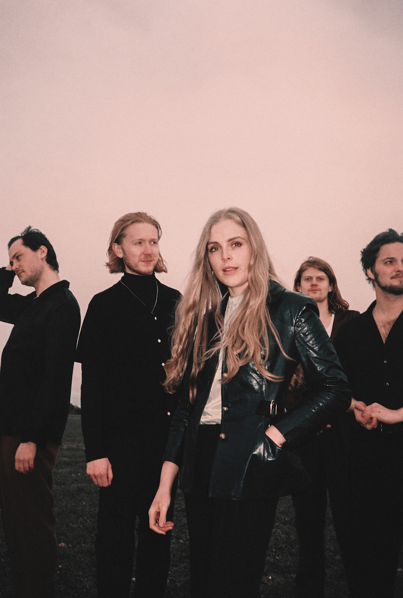 MarthaGunn - 'Giving In'