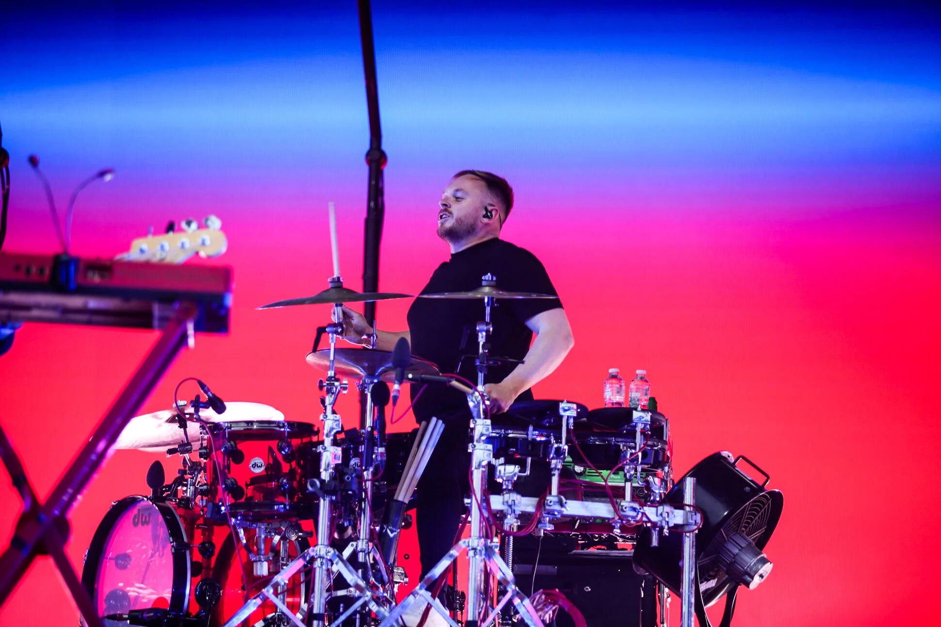 WTHB_LeedsFestivalDay2_TwoDoorCinemaClub-8.jpg