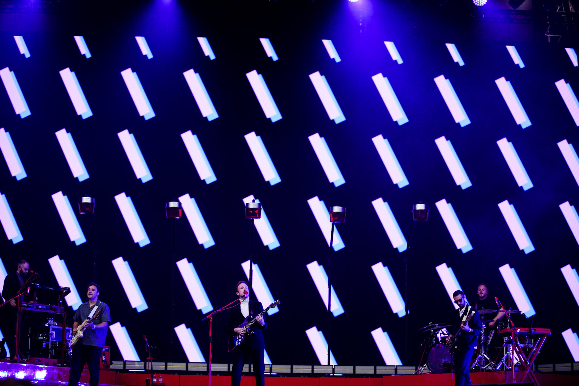 WTHB_LeedsFestivalDay2_TwoDoorCinemaClub-16.jpg