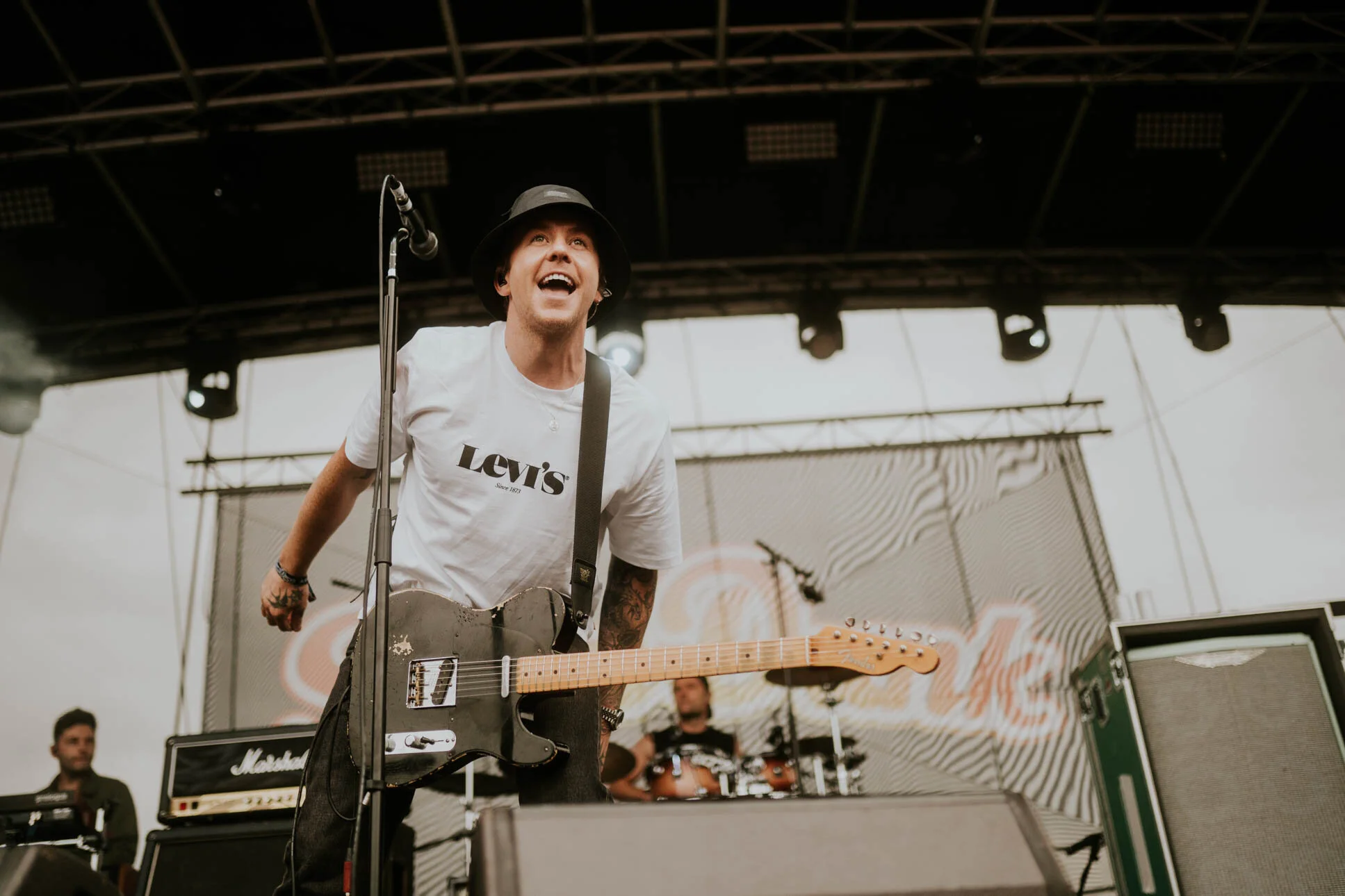 McFly - 05-09 - Slam Dunk North-4.jpg