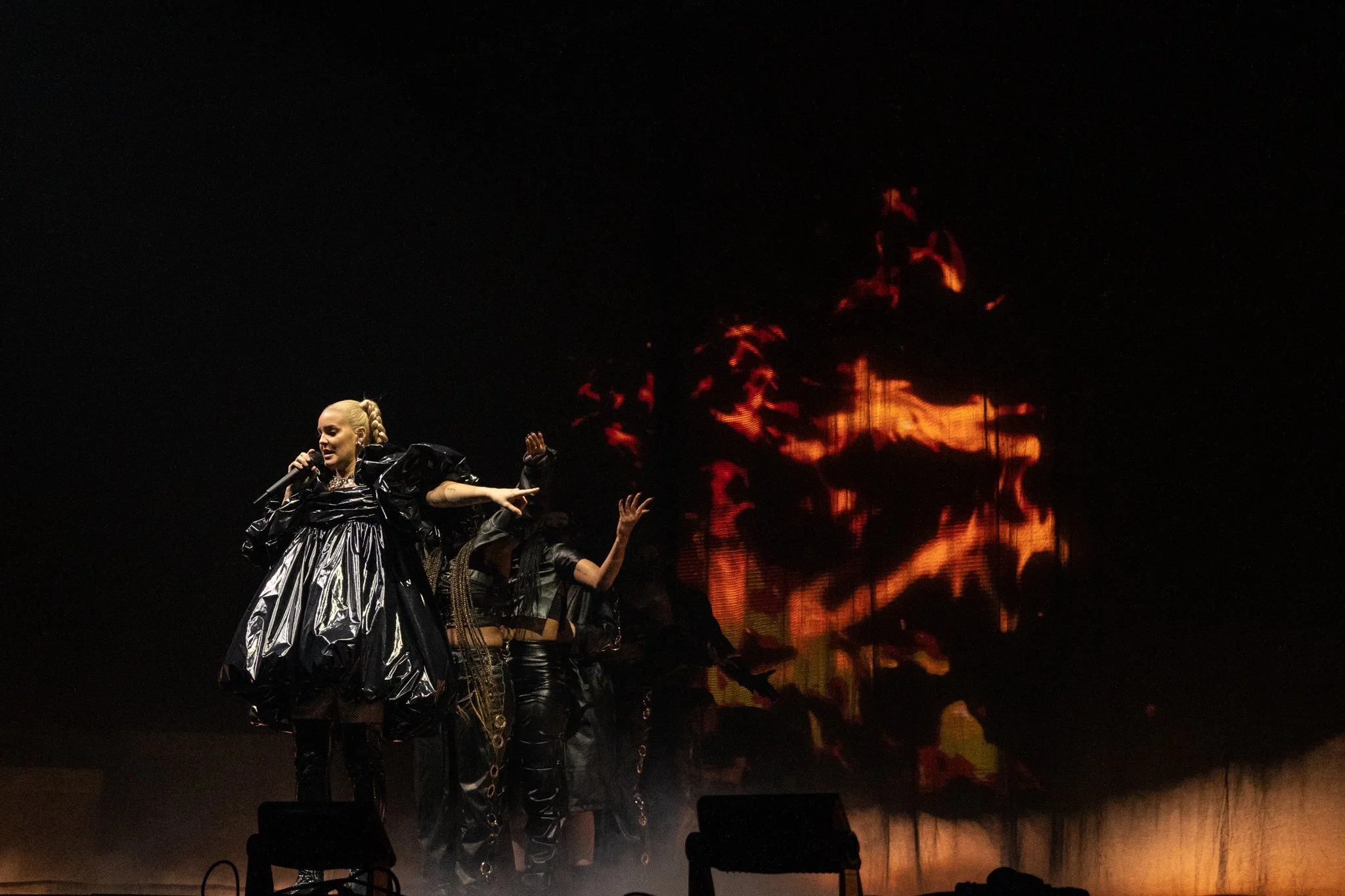 Photo Gallery: Anne-Marie - OVO Wembley Arena, London 11/05/2022