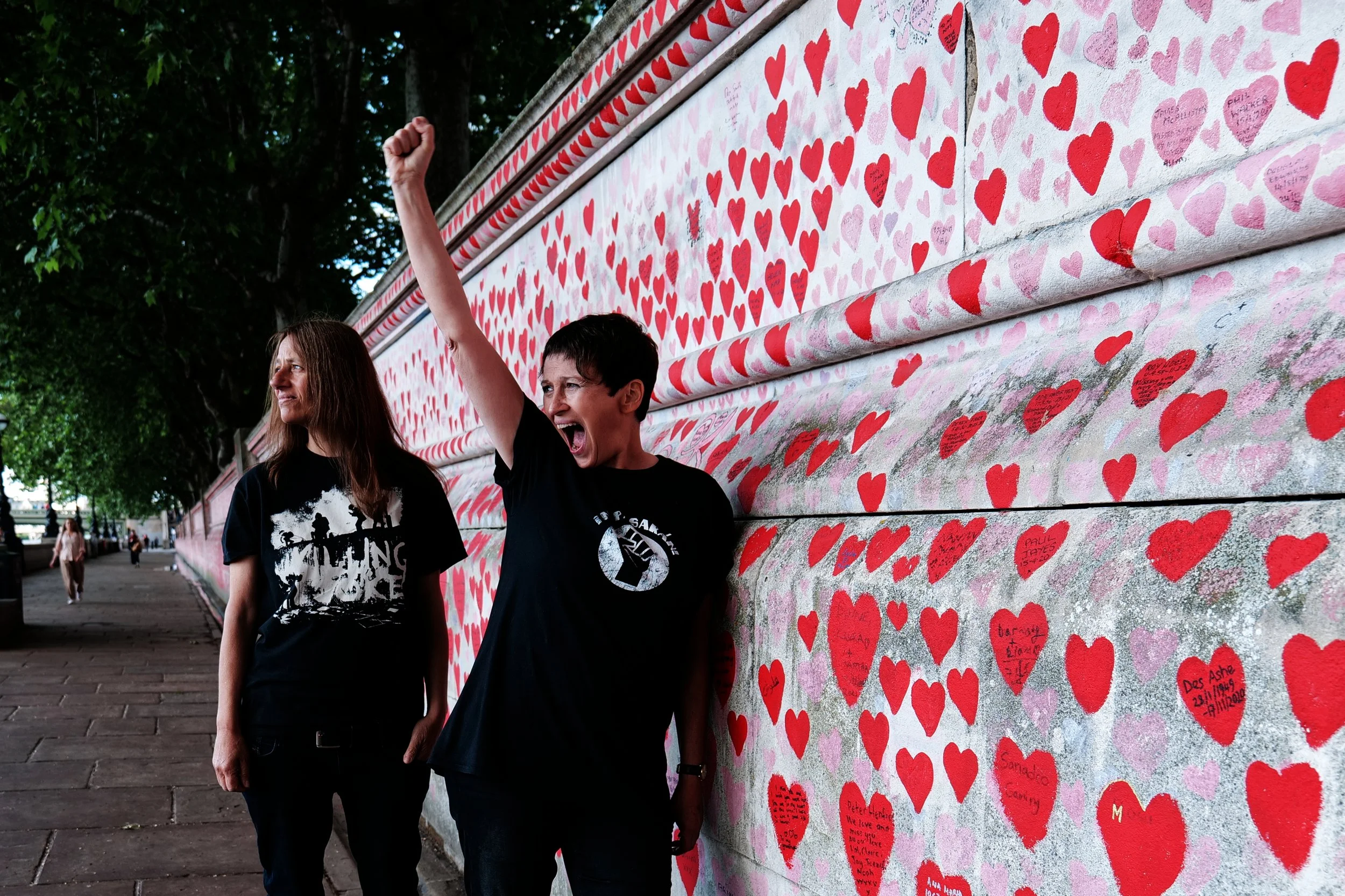 Deux Furieuses - ‘Bring Down The Government’ 