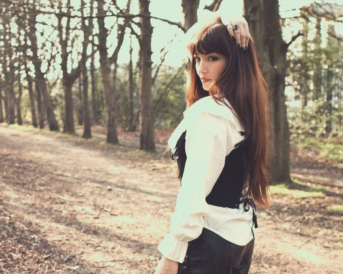Liz Cass – 'Shaken'