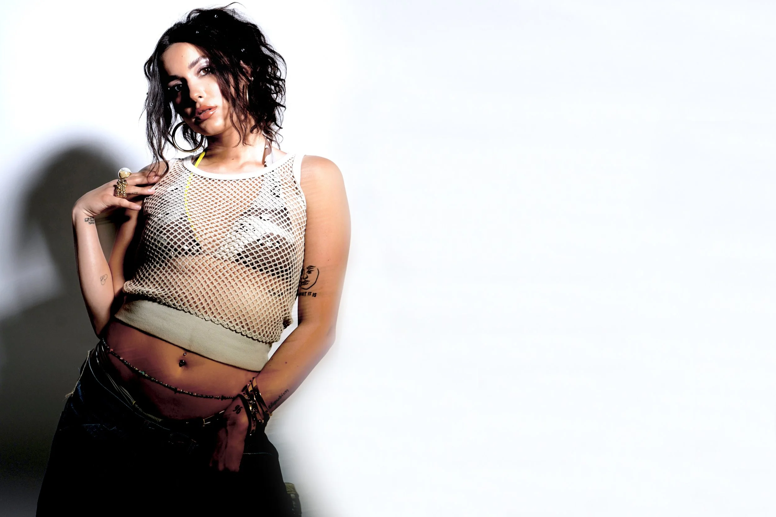 Izzi De-Rosa – ‘love u in the morning’