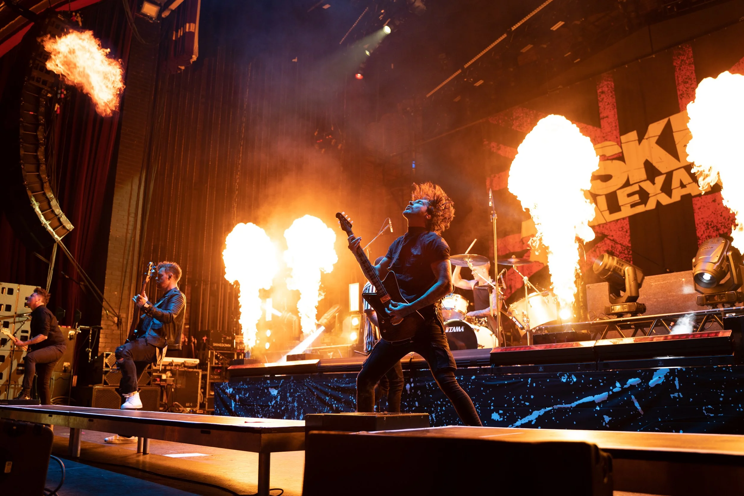 Asking Alexandria-02apollo-27-11-22-7.jpg