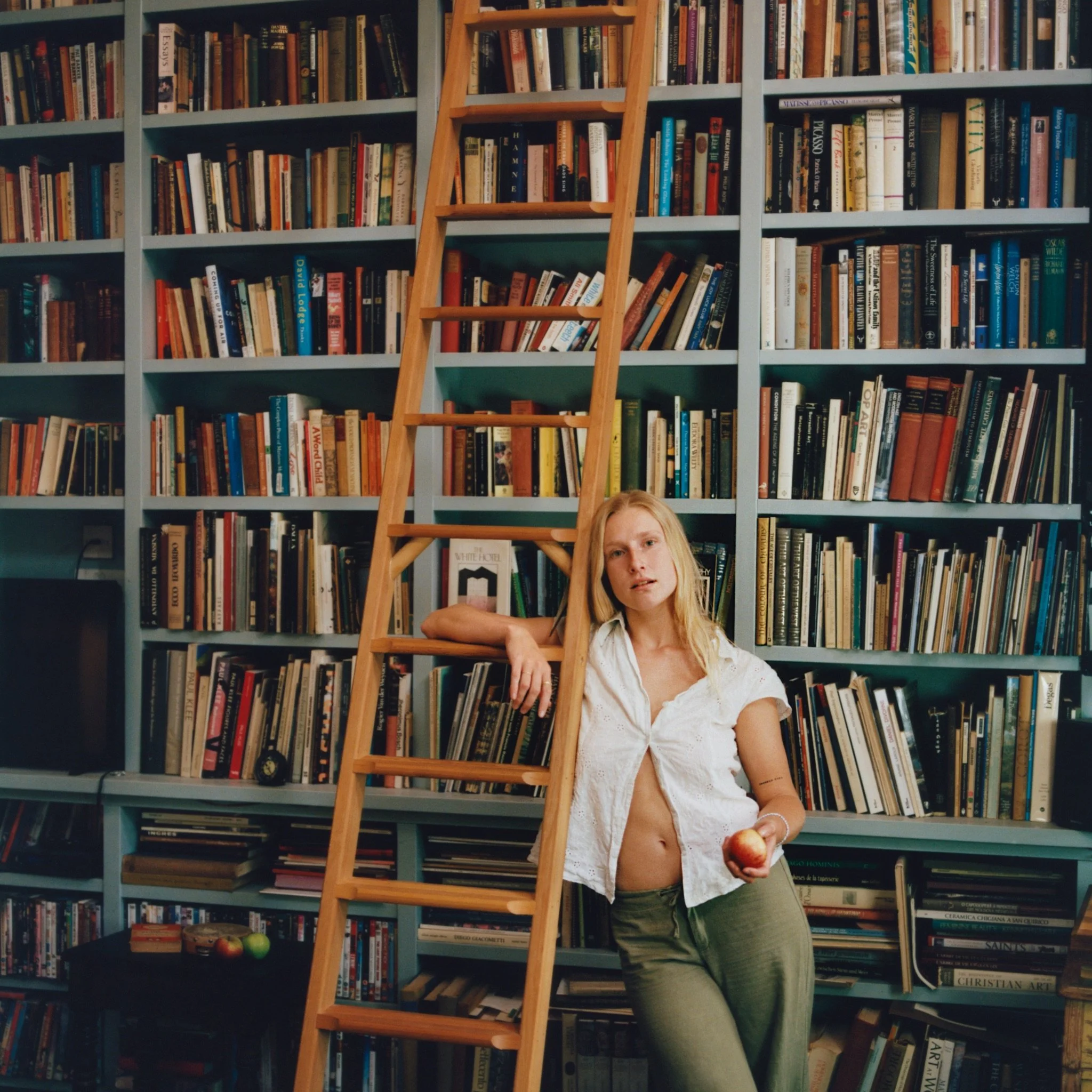 Billie Marten - 'I Can't Get My Head Around You'