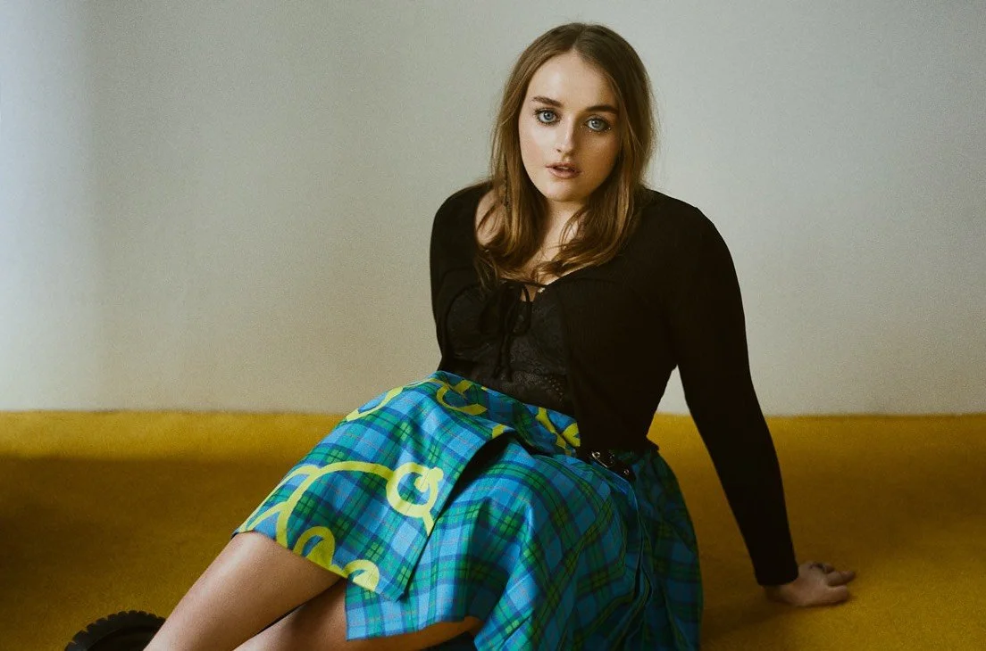 Nell Mescal - 'In My Head'